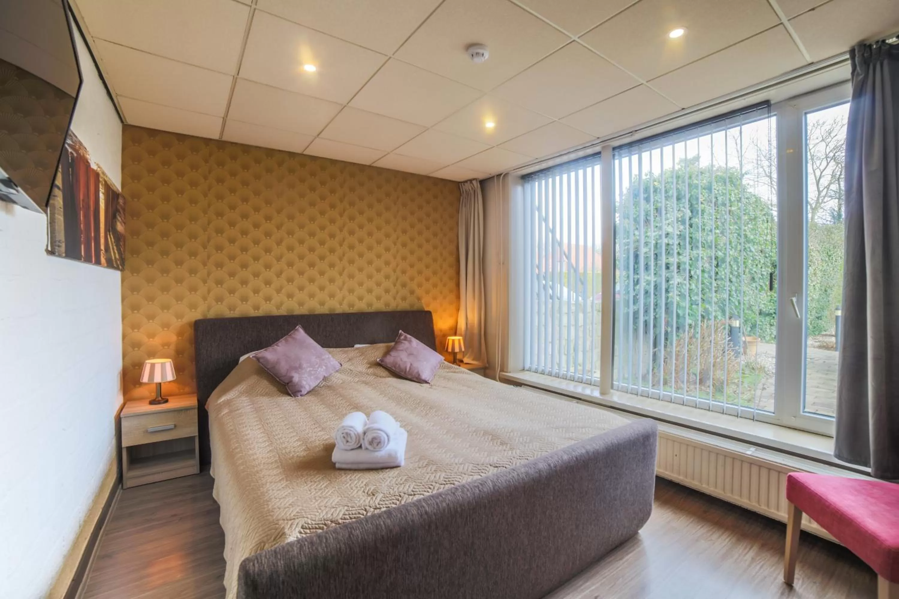 Bed in Hotel Le Provencal