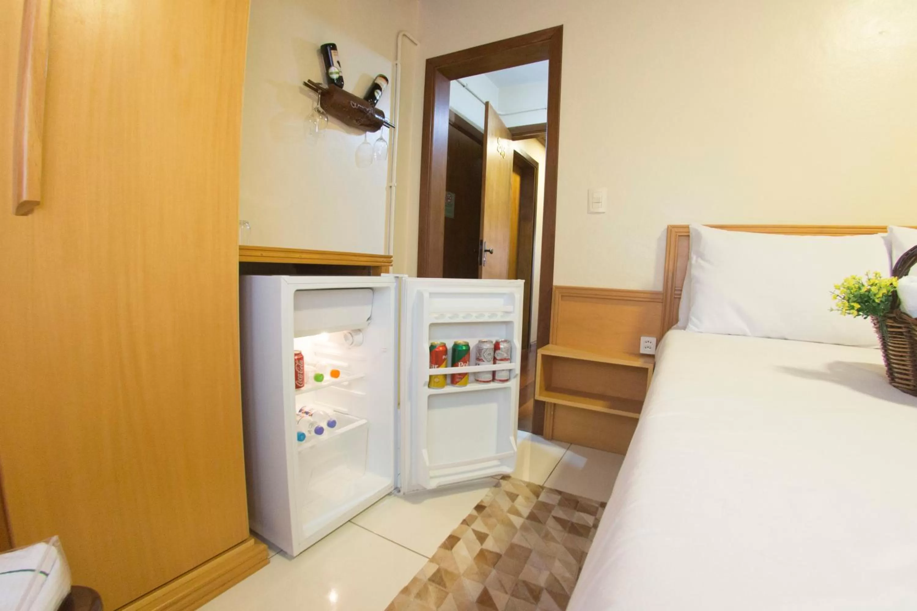 Drinks, Bed in Pousada Green House by Conrado Vitali