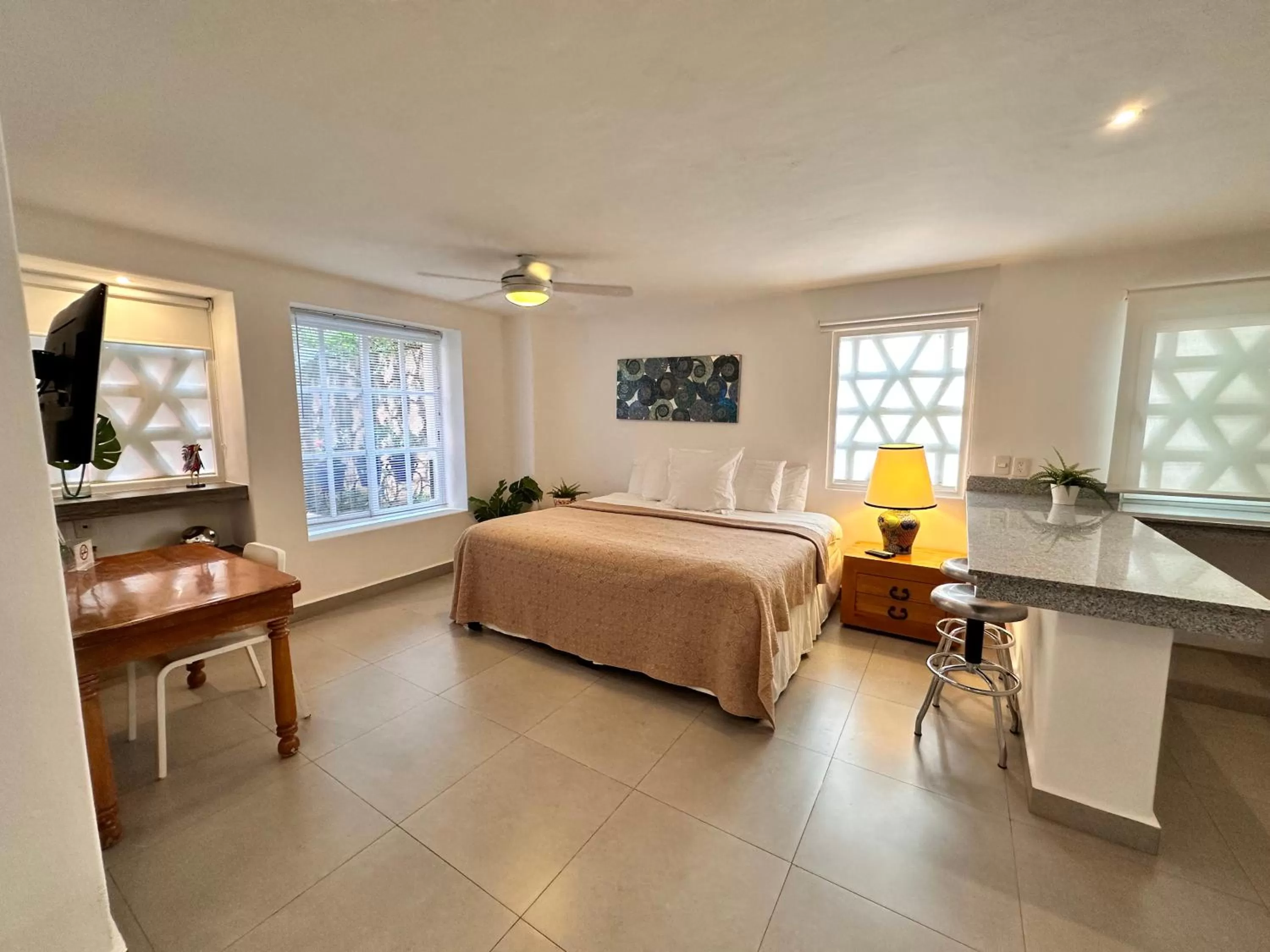 Studio Suite - Street View in Casa Tortugas Boutique Hotel - CANCUN Hidden Gem