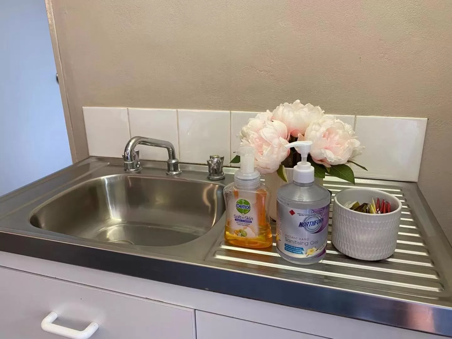 Kitchen or kitchenette in Apollo Motel Parkes