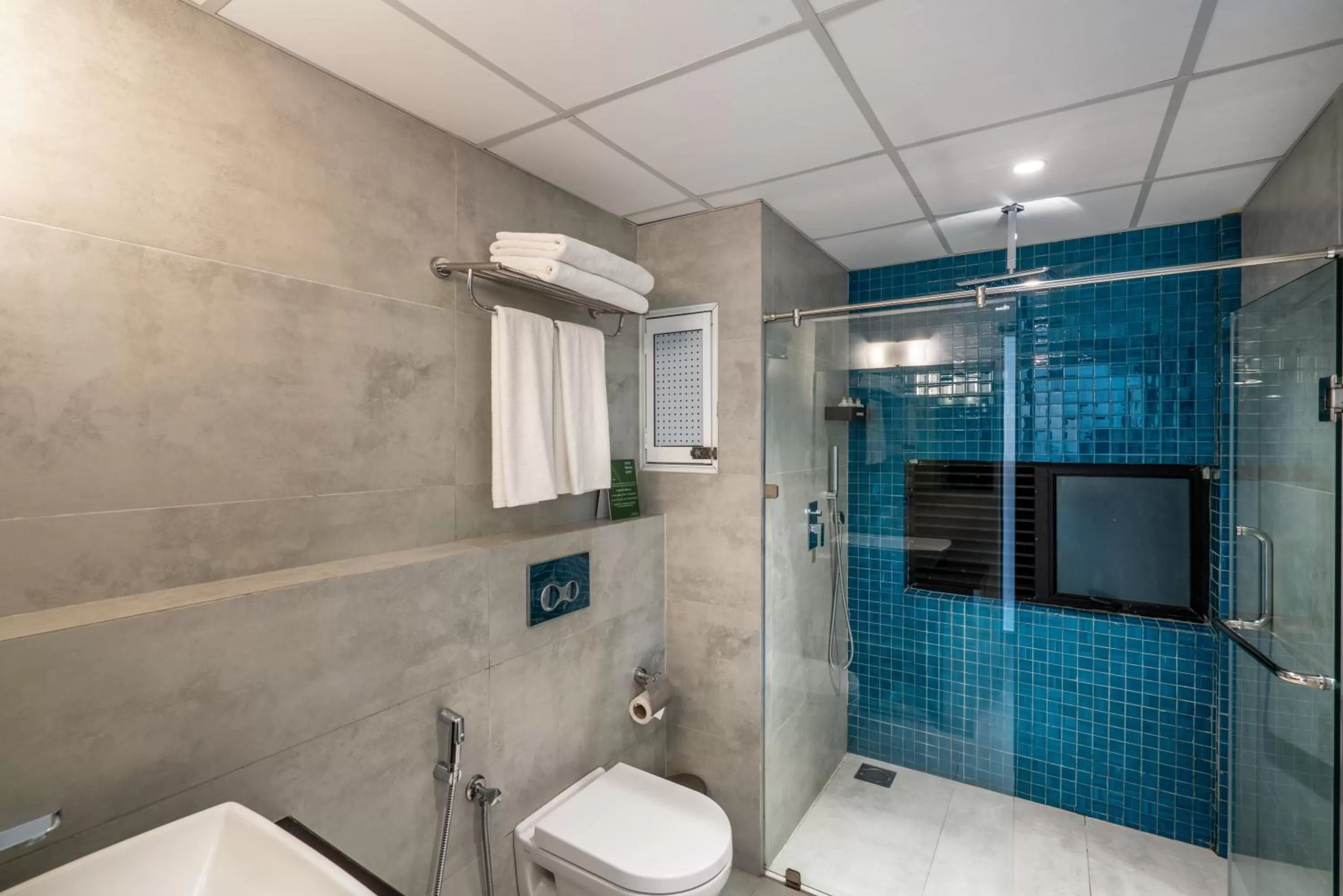 Shower in Agnus Unawatuna