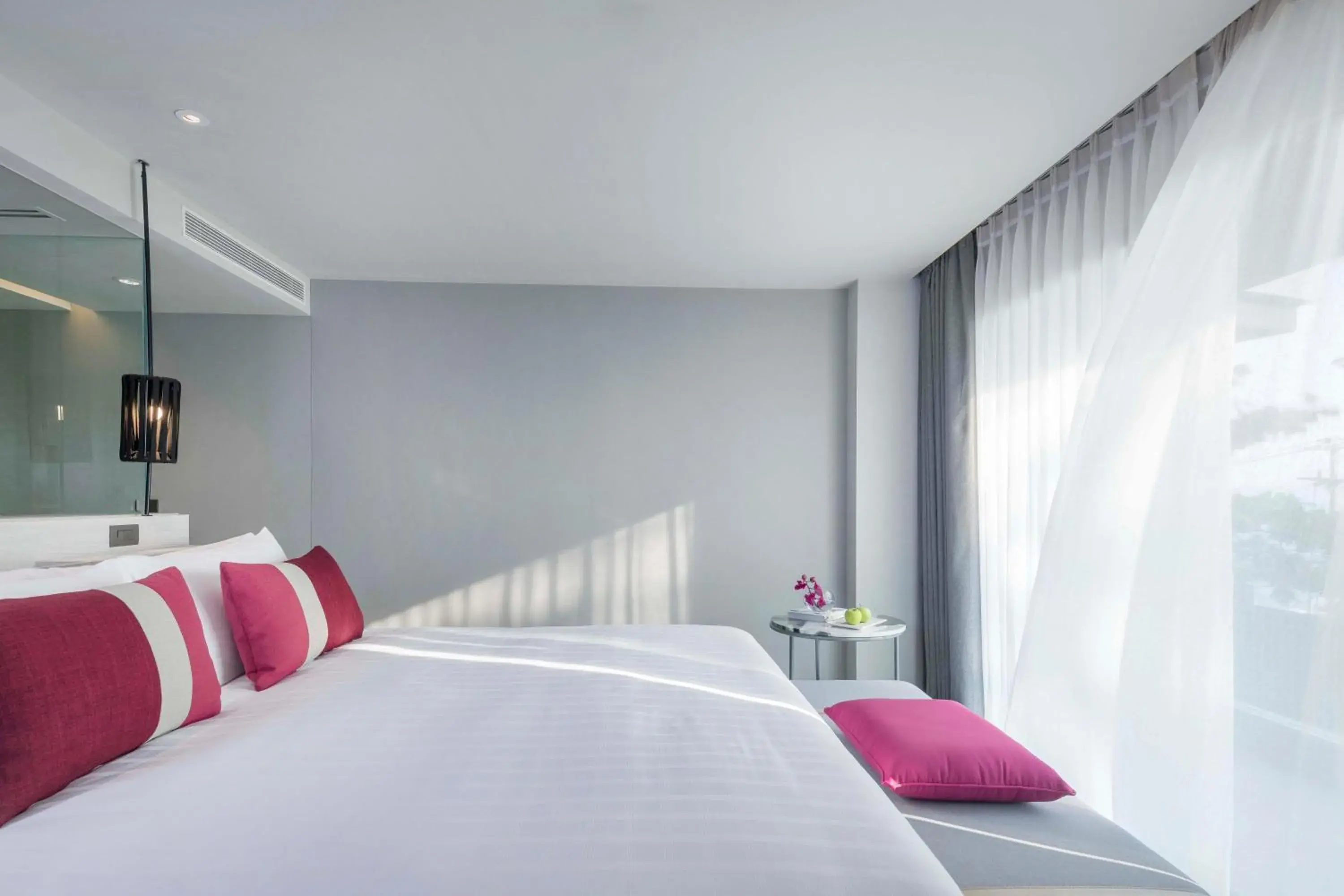 Deluxe Double or Twin Room with Sea View ( 24 Hours Use of Room ) in U Jomtien Pattaya Deluxe Double or Twin Room with Sea View ( 24 Hours Use of Room ) in U Jomtien Pattaya