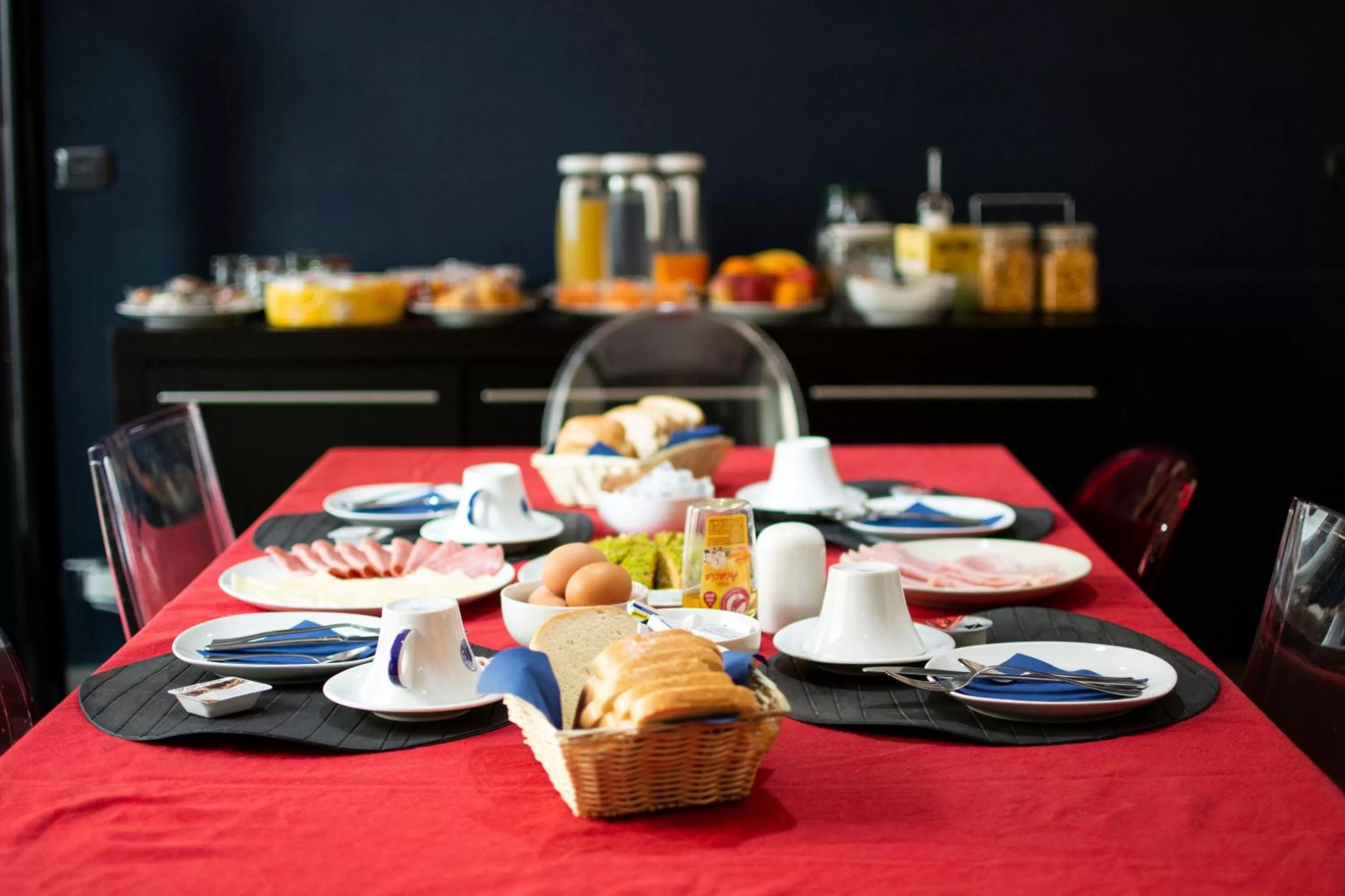 Food and drinks in B&B Opera