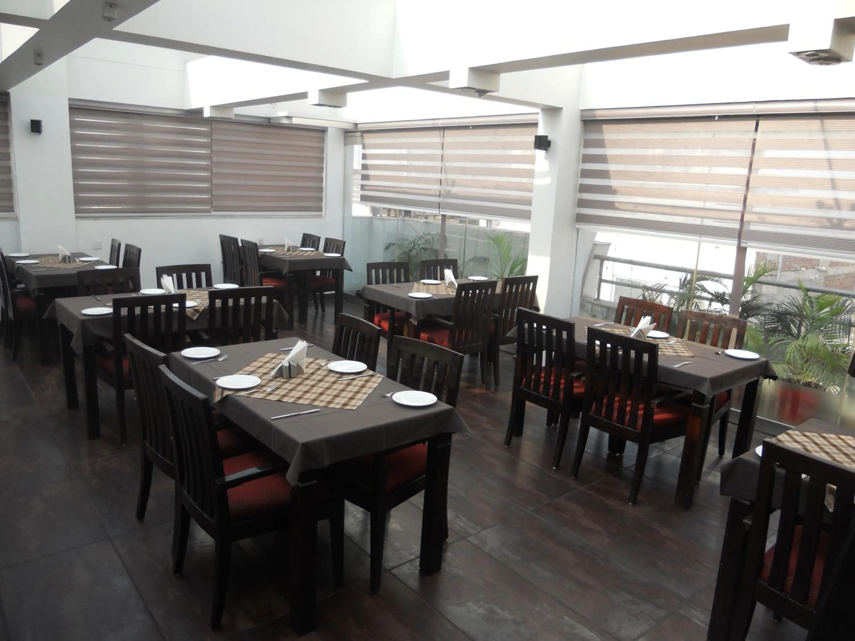 Restaurant/Places to Eat in Hotel GODWIN DELUXE - New Delhi Railway Station - Paharganj