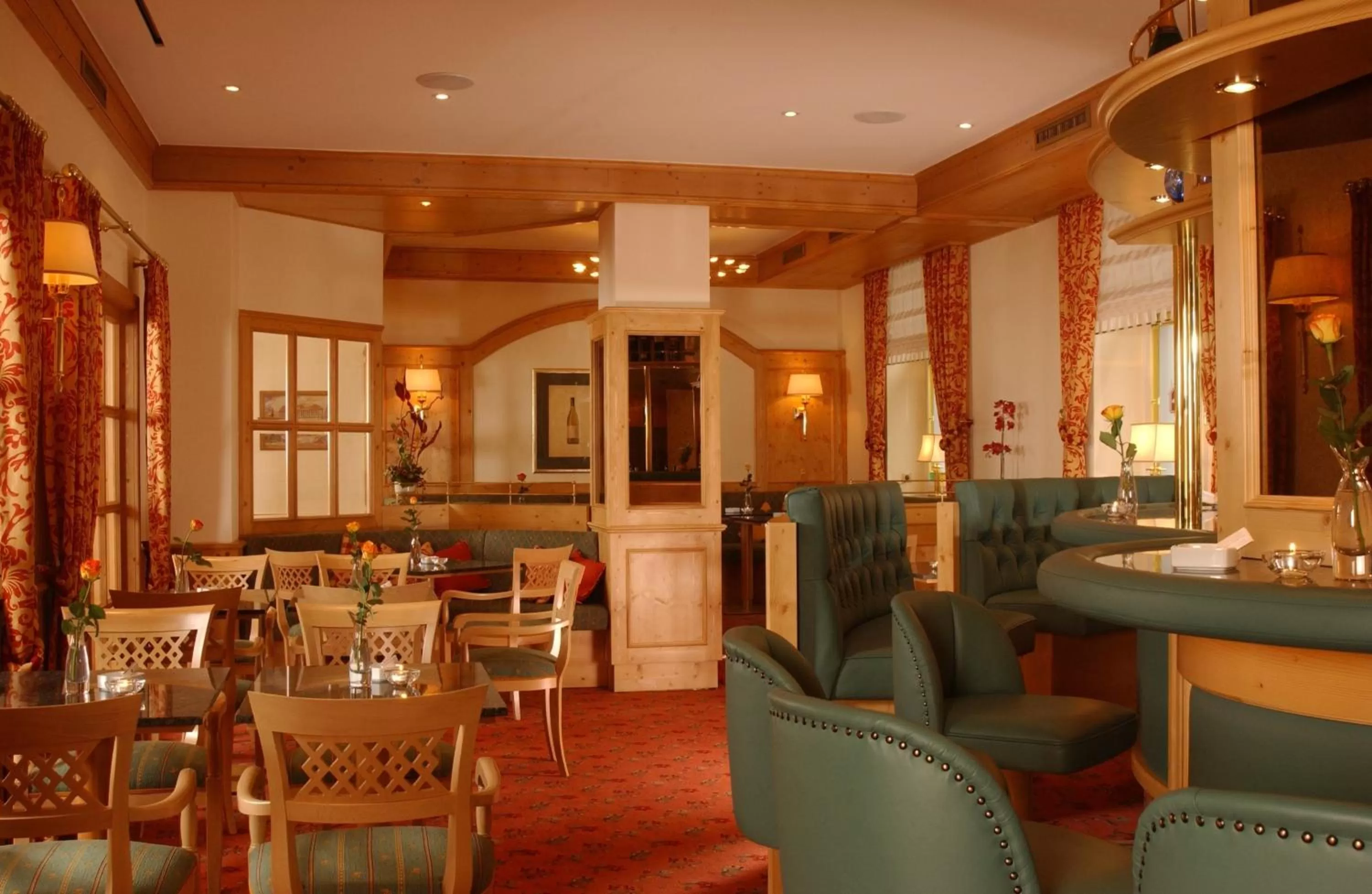 Lounge or bar in Ringhotel Weißer Hirsch