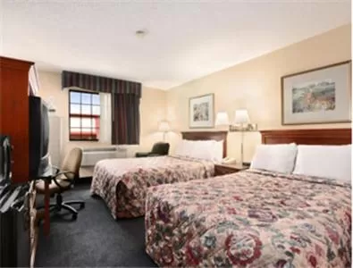 Photo of the whole room, Bed in Days Inn by Wyndham Keene NH