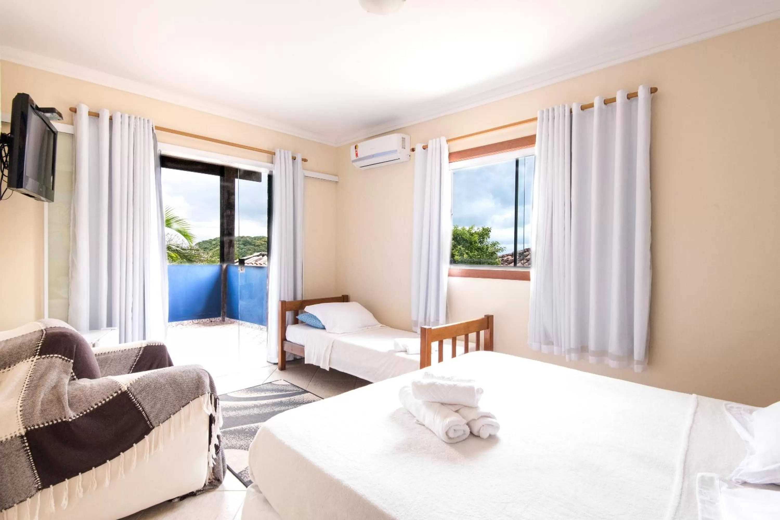 Photo of the whole room, Seating Area in Pousada La Dolce Vita