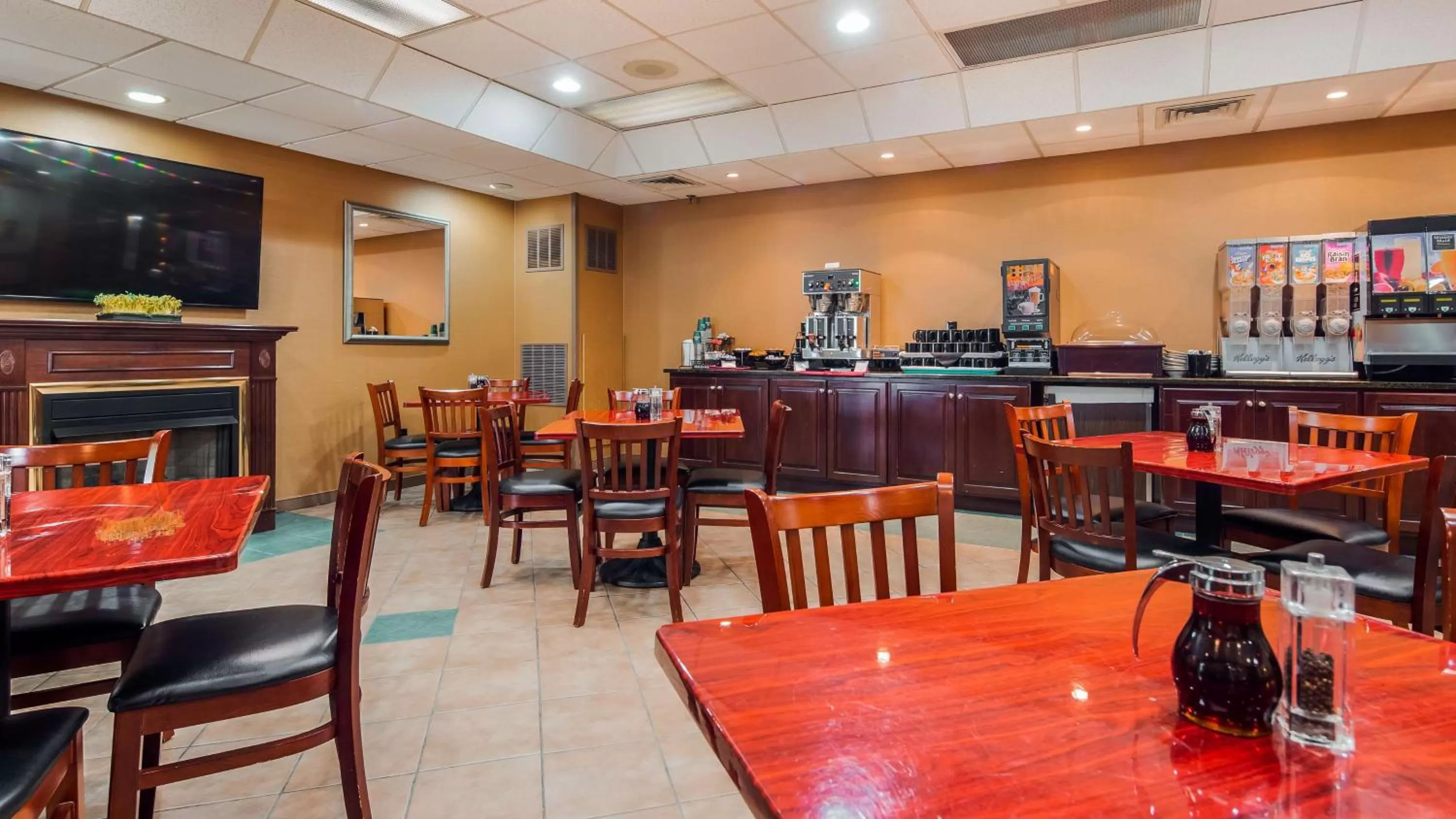 Restaurant/places to eat in Inn at Mendehall