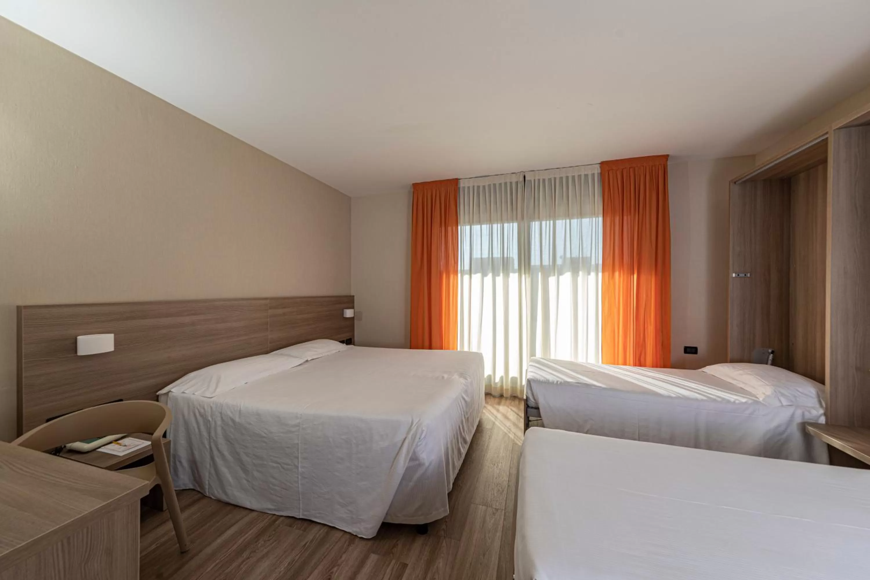 Bedroom, Bed in Hotel Donatello Imola