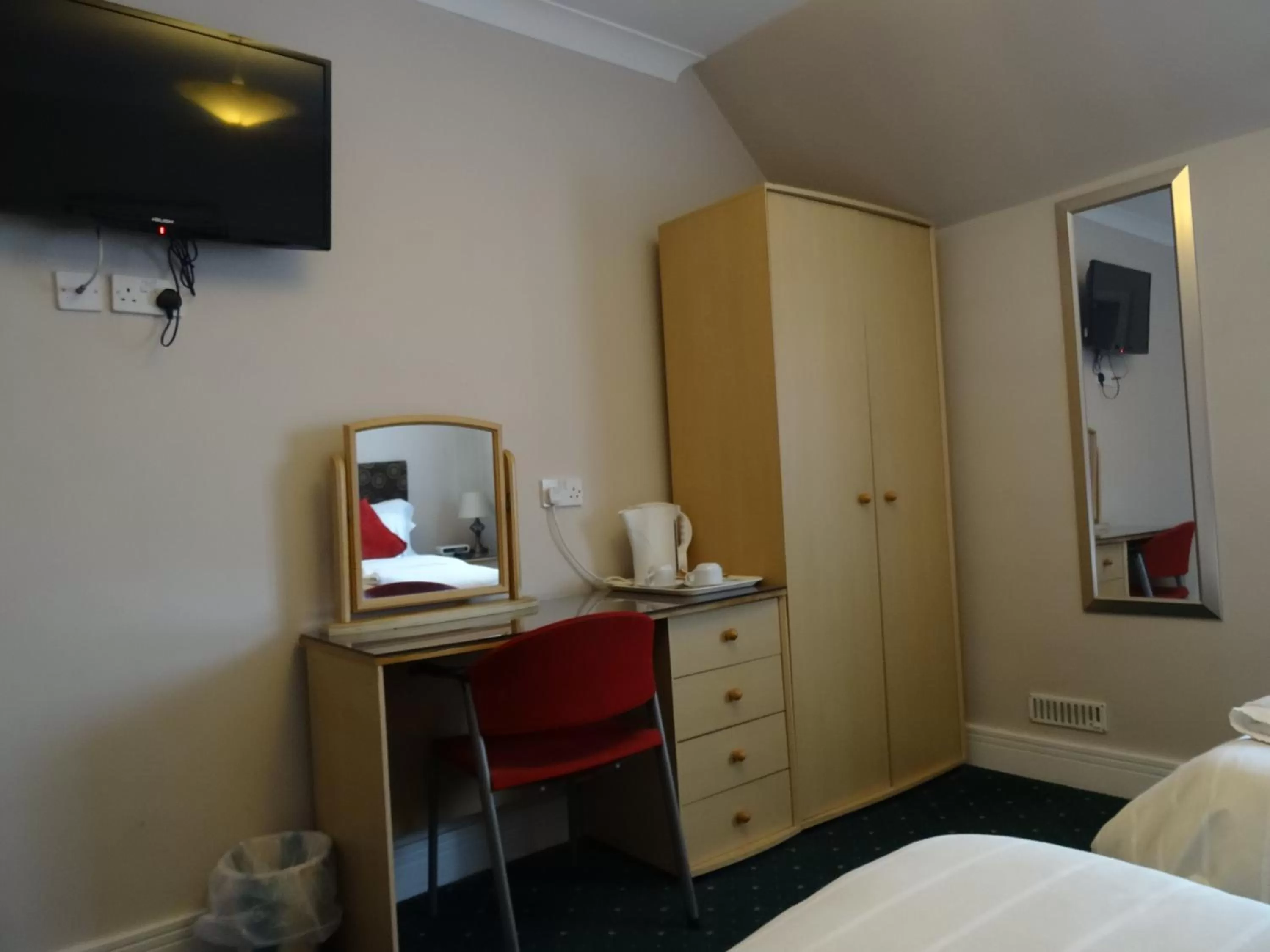 Bedroom, Bed in AJ Lodge