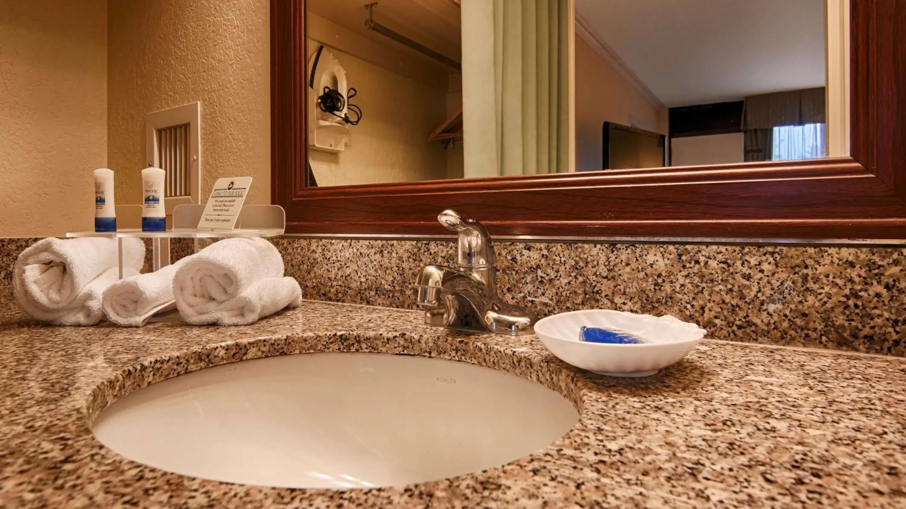King Room with Roll-in Shower - Disability Access/Non-Smoking in Best Western Plus Siesta Key Gateway King Room with Roll-in Shower - Disability Access/Non-Smoking in Best Western Plus Siesta Key Gateway