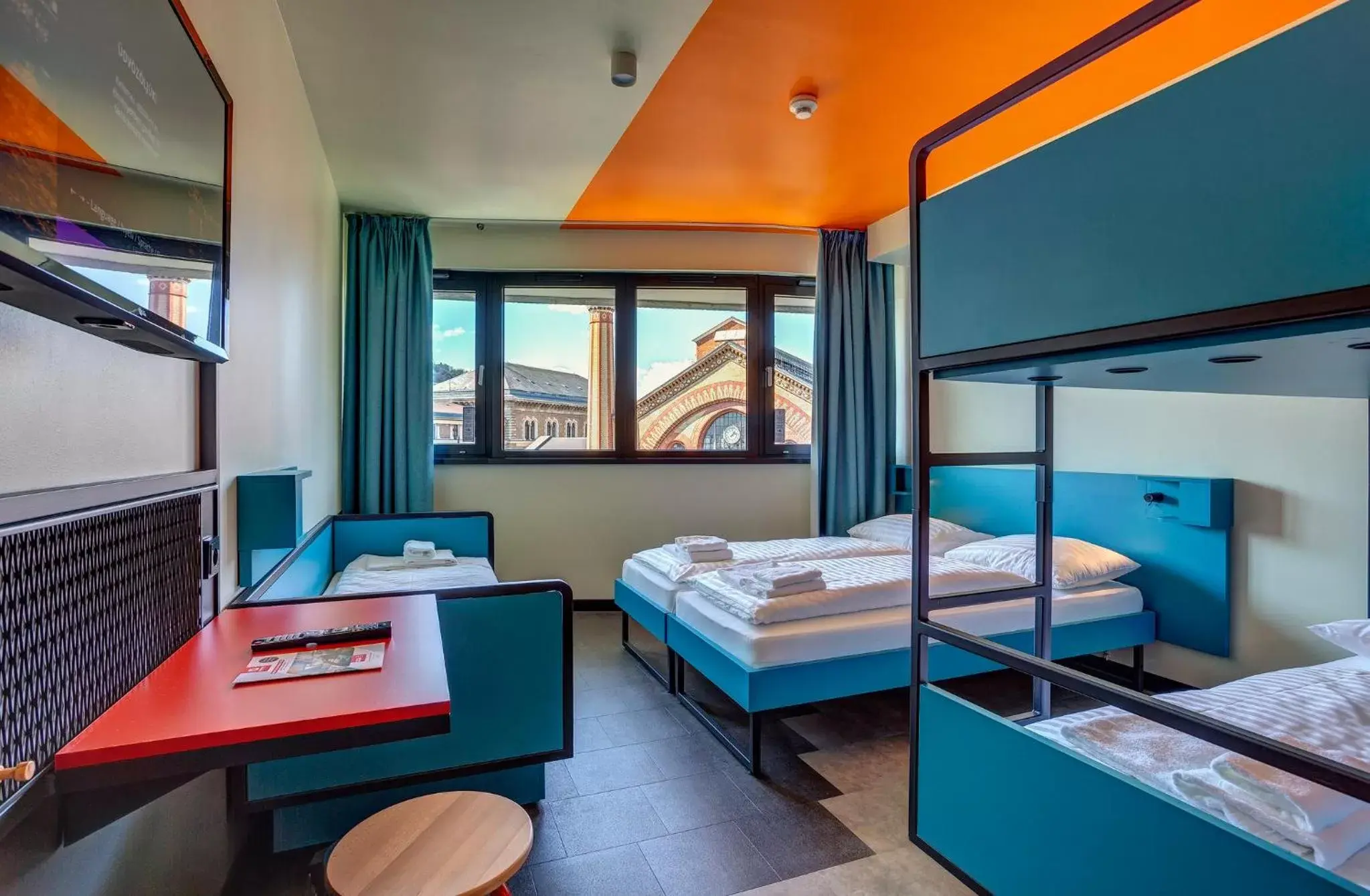 Quad Room in MEININGER Budapest Great Market Hall Quad Room in MEININGER Budapest Great Market Hall