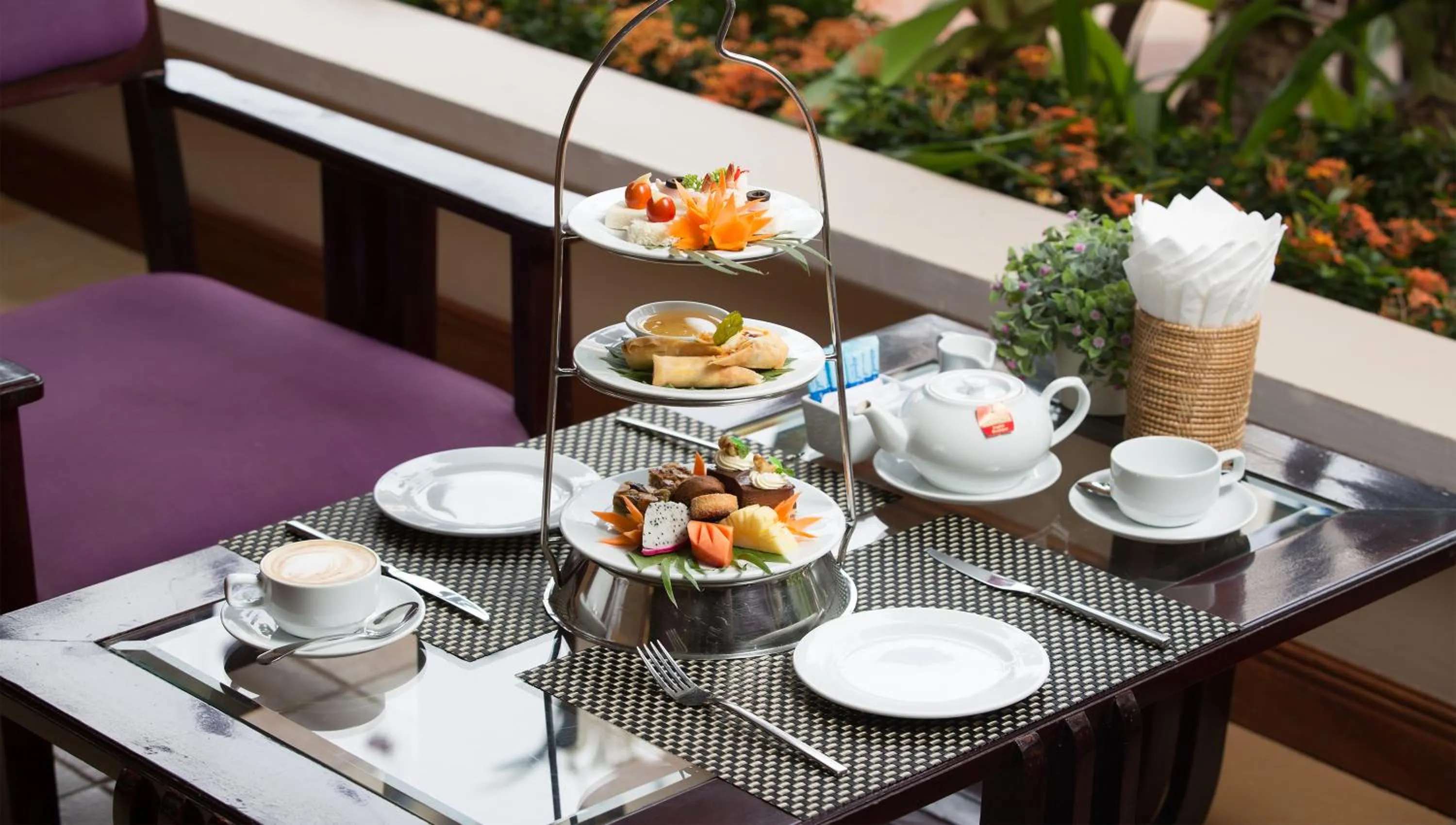 Food and drinks in Somadevi Angkor Premium