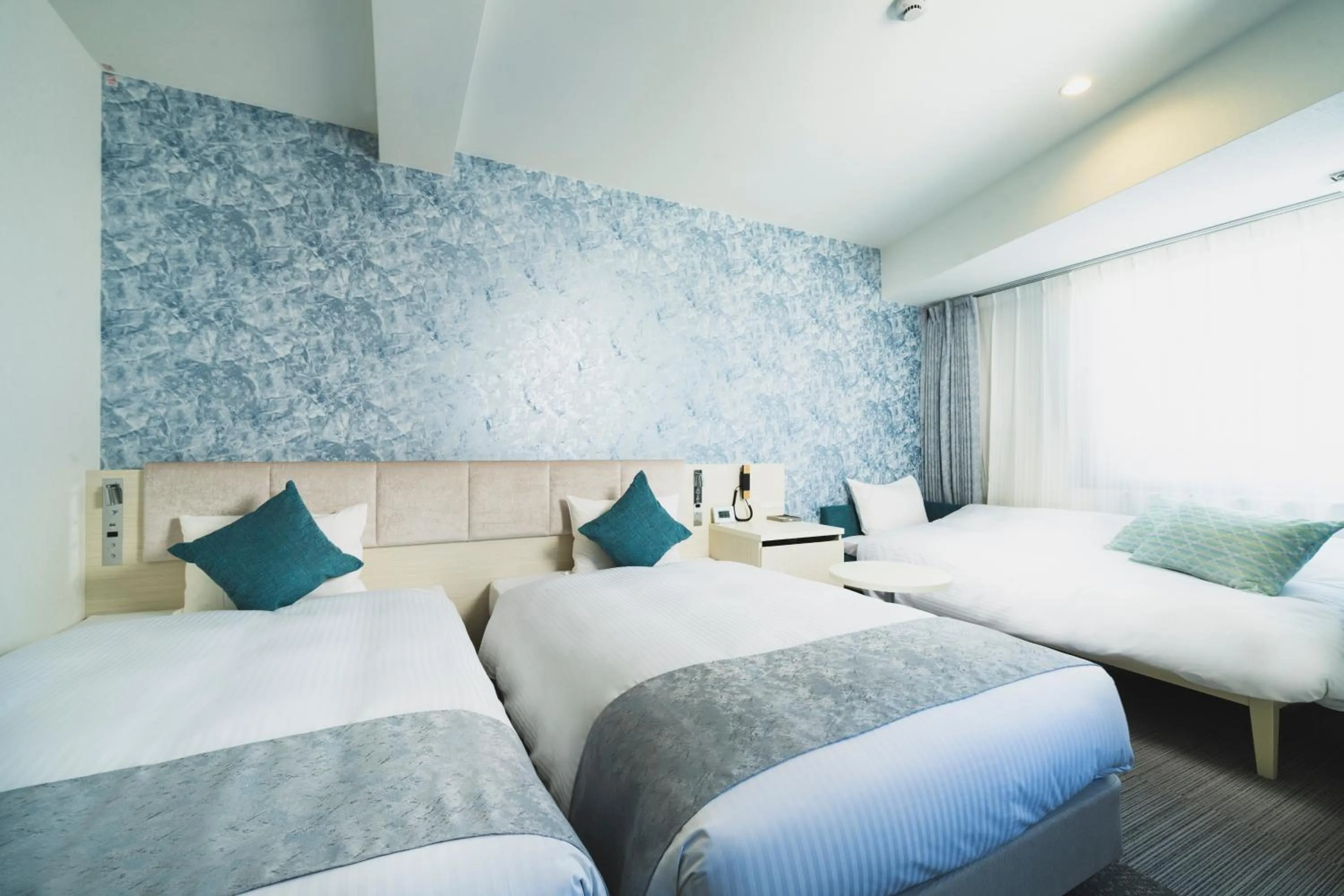 Photo of the whole room, Bed in Rembrandt Style Naha