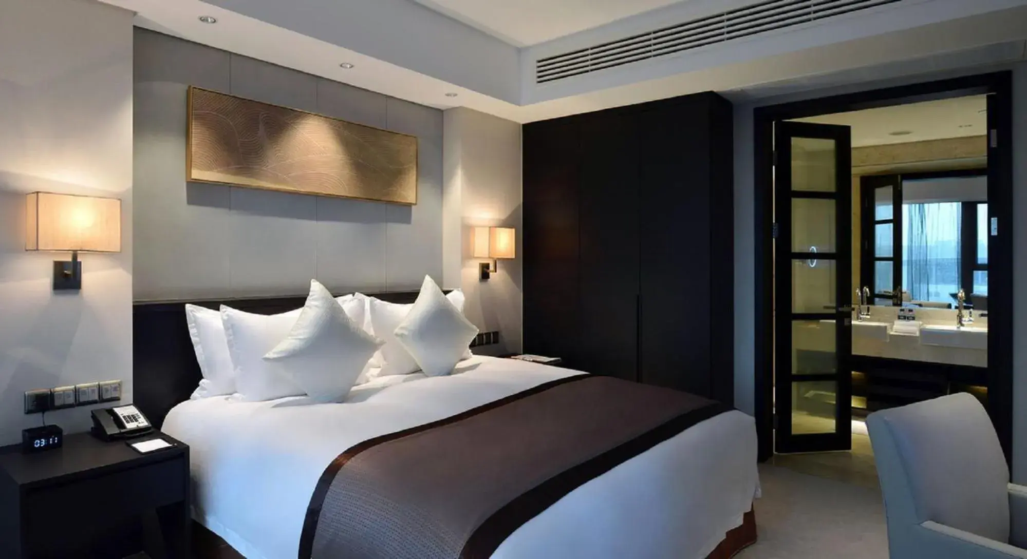 Executive Suite in Howard Johnson IFC Plaza Ningbo Executive Suite in Howard Johnson IFC Plaza Ningbo