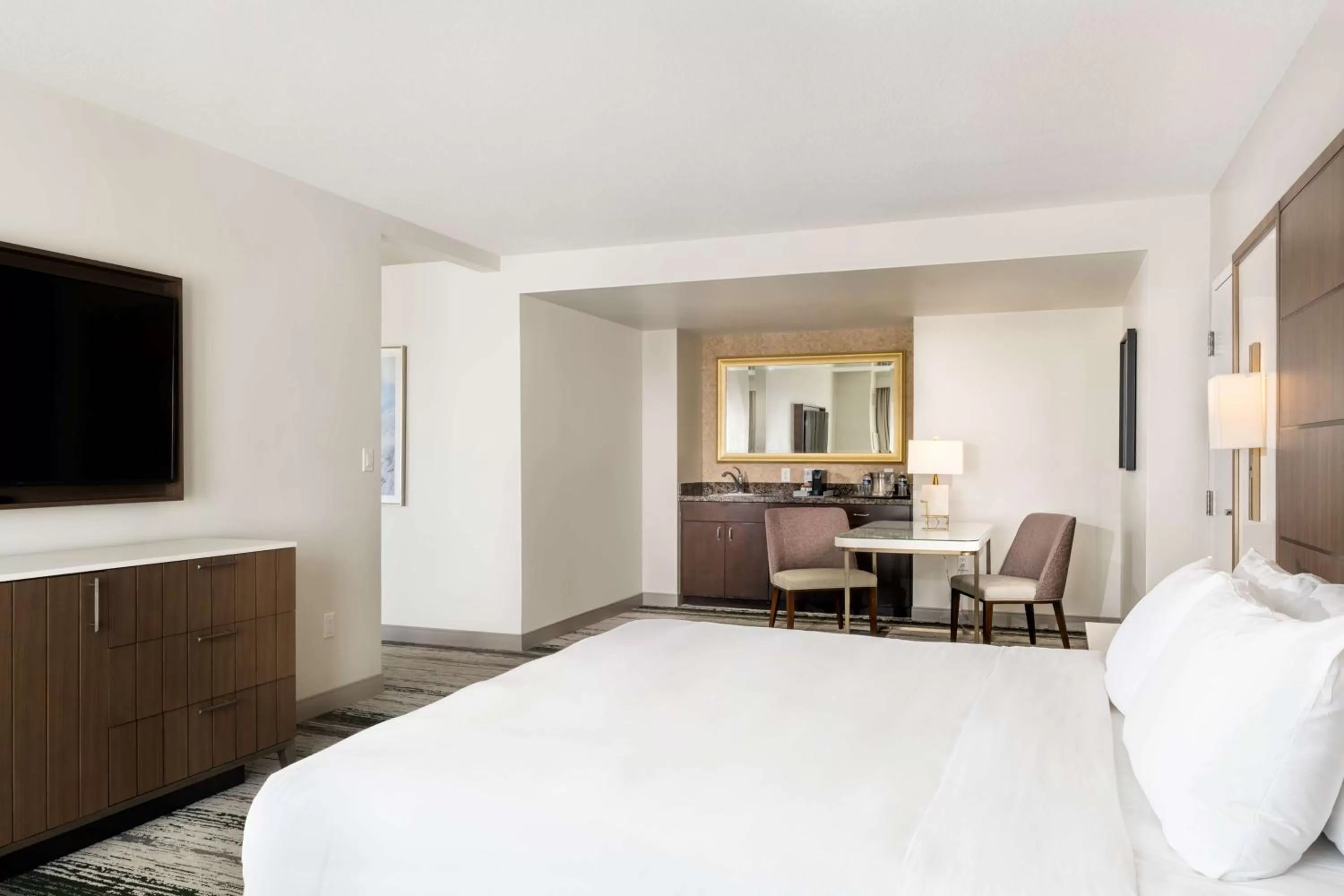 Junior King Suite - Disability Access/Roll-In Shower in Signia by Hilton Orlando Bonnet Creek