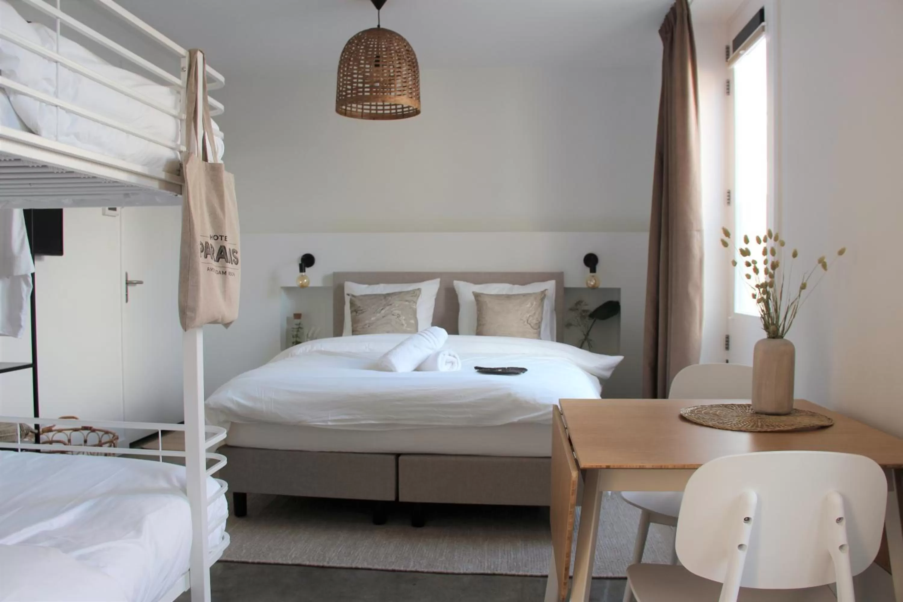 Bedroom, Bed in Hotel Paradis Zandvoort