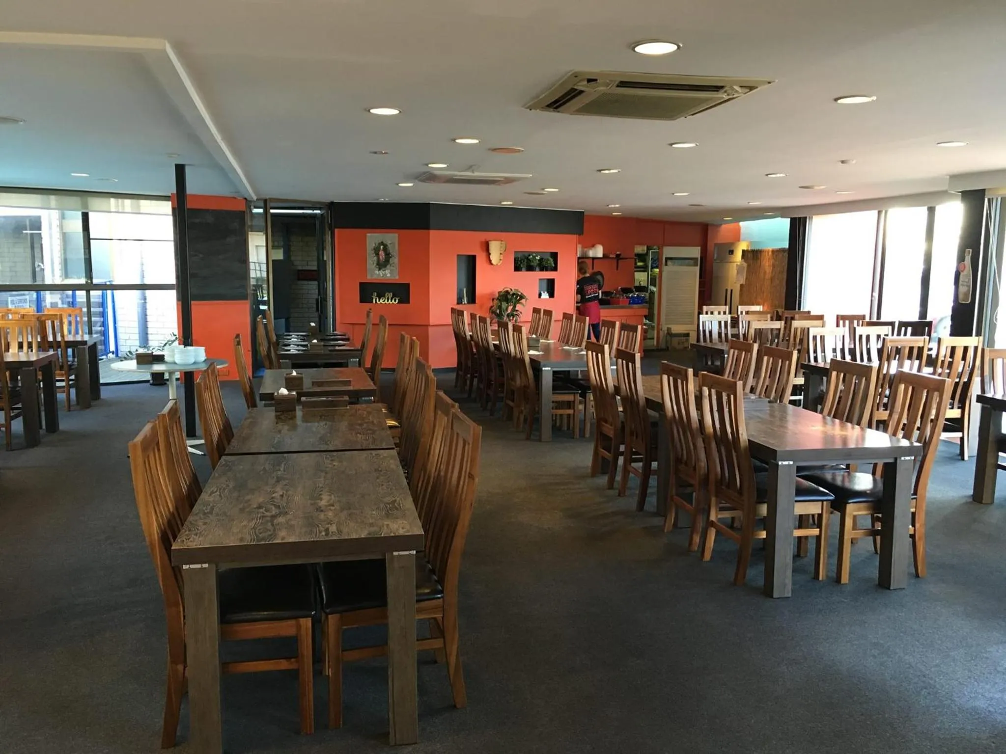 Restaurant/places to eat in Palm Court Motor Inn