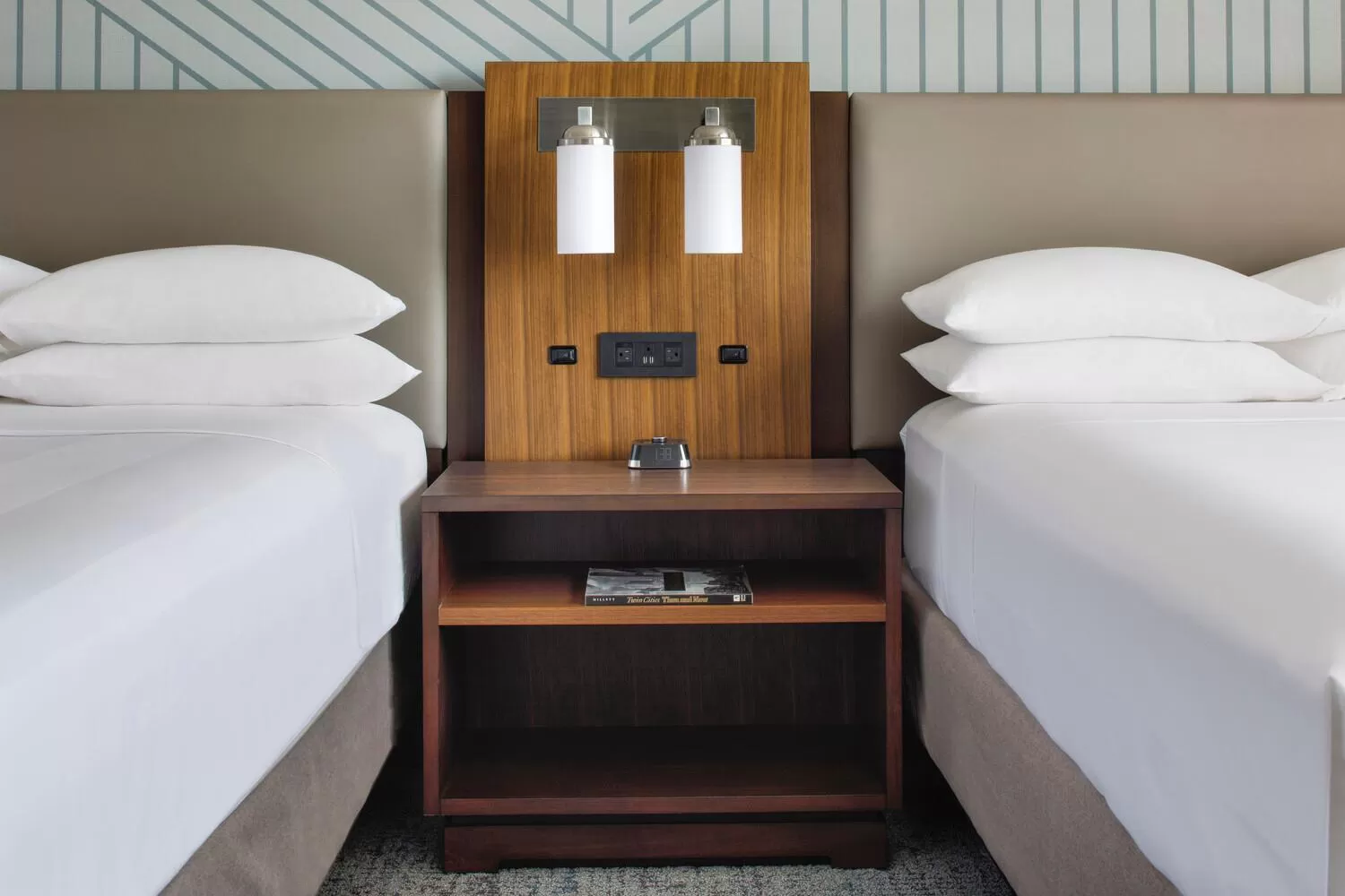 Guests, Bed in Minneapolis Marriott City Center