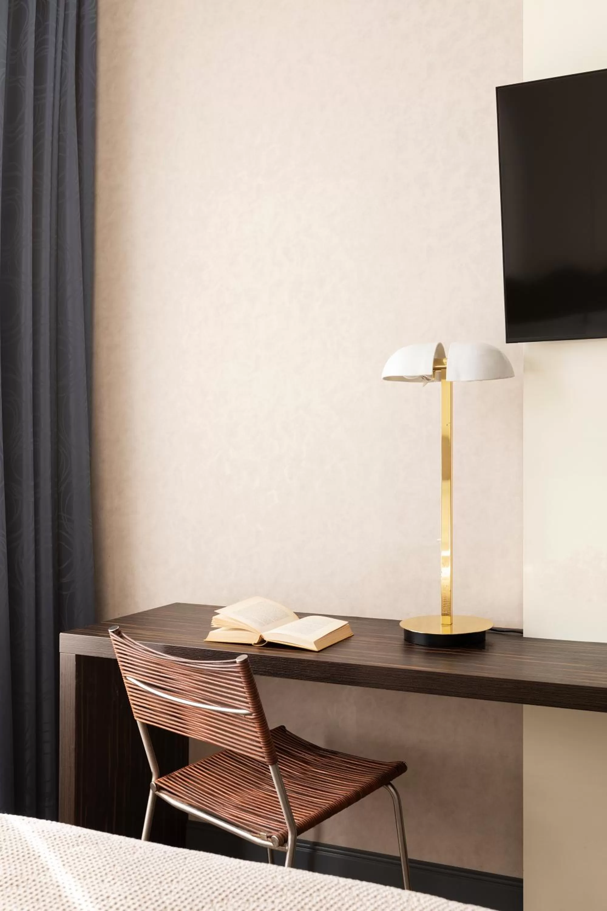 Communal lounge/ TV room in c-hotels Atlantic