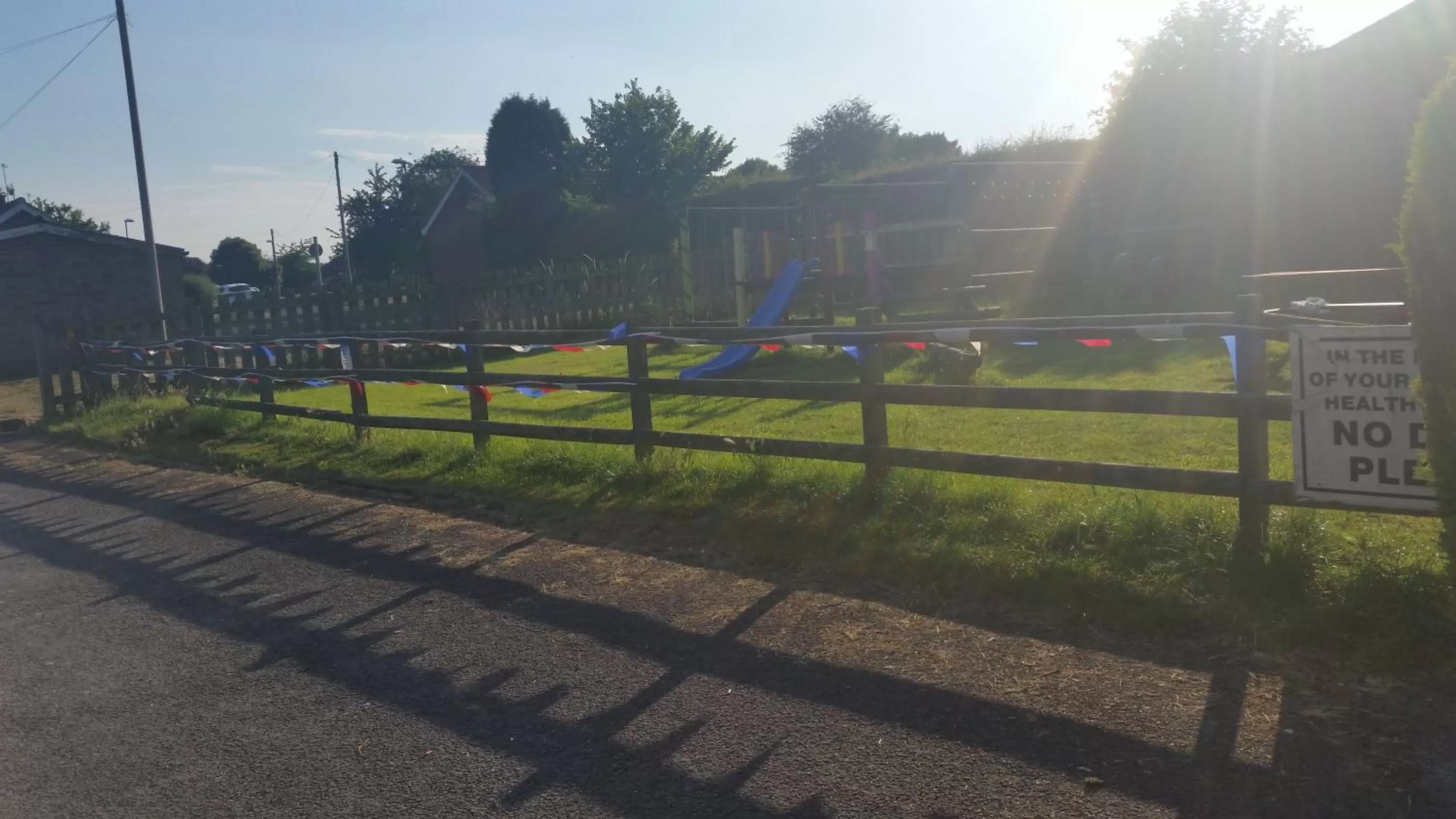 Property building in the jackdaw pub SELF CATERING STATIC CARAVAN free breakfast supplied