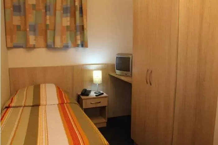 Economy Single Room in Euro Hotel Economy Single Room in Euro Hotel