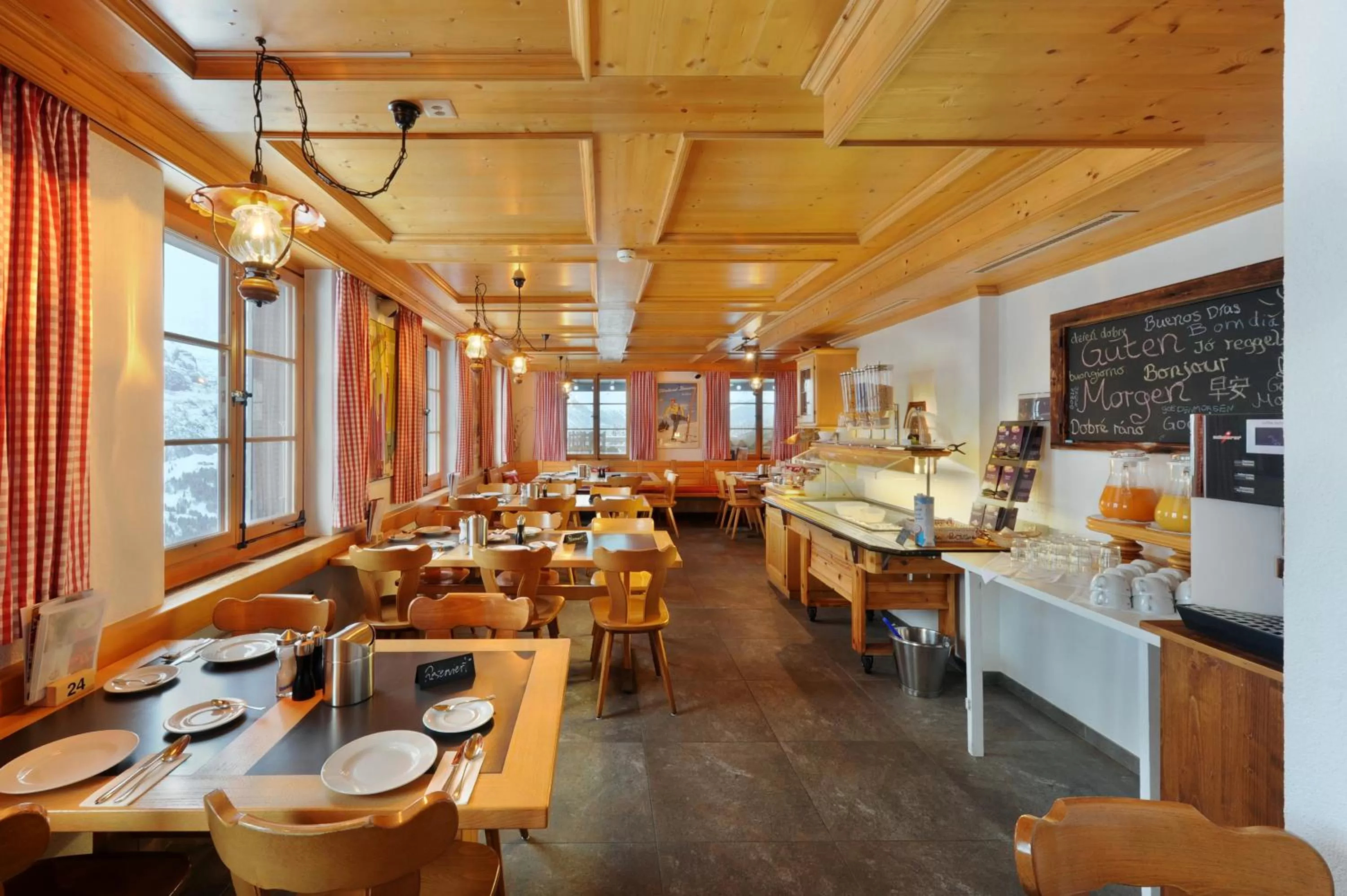 Restaurant/places to eat in Alpinhotel Bort