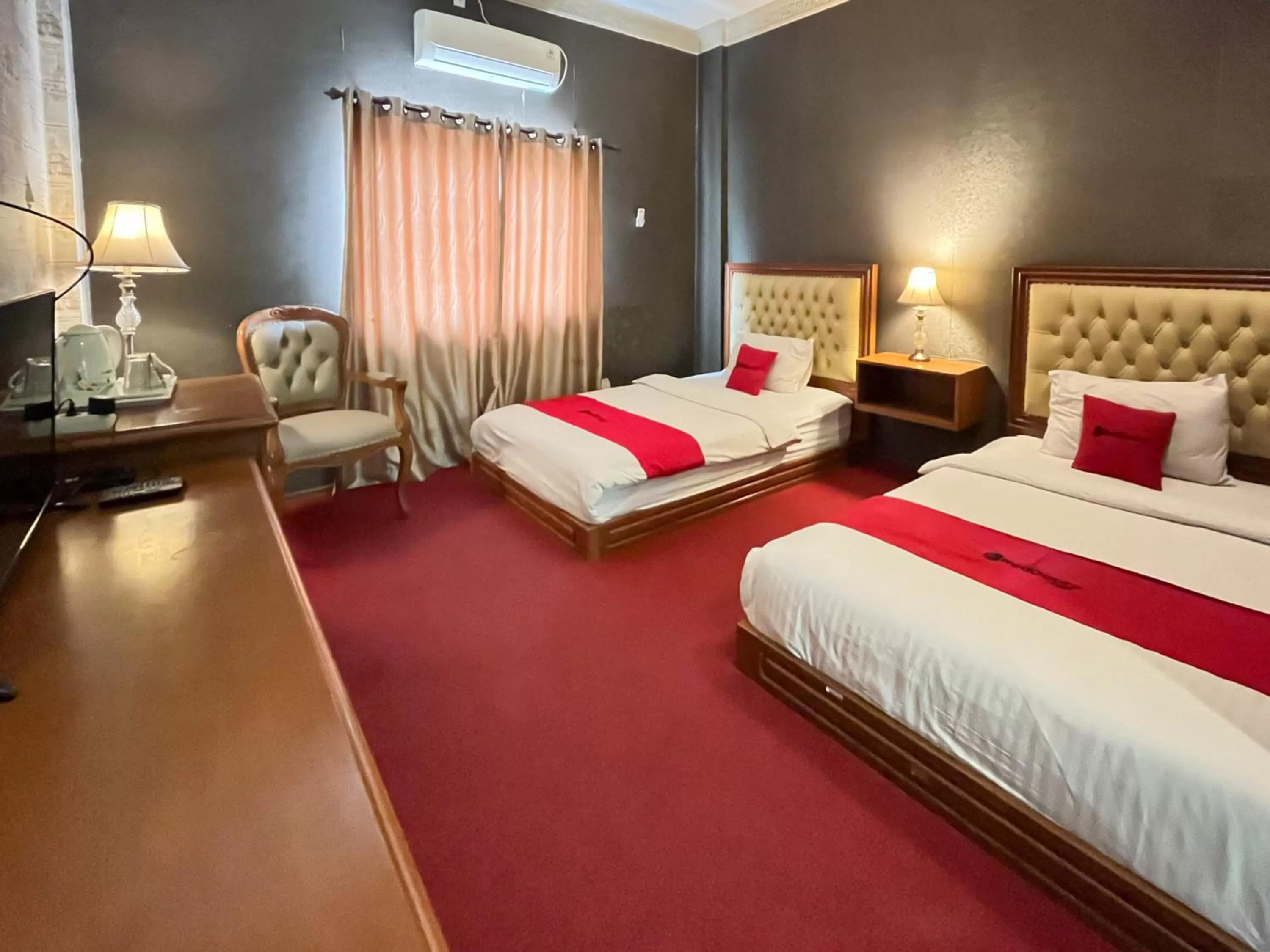 Bedroom, Bed in RedDoorz Premium Syariah at Mutiara Hijau Suites Medan