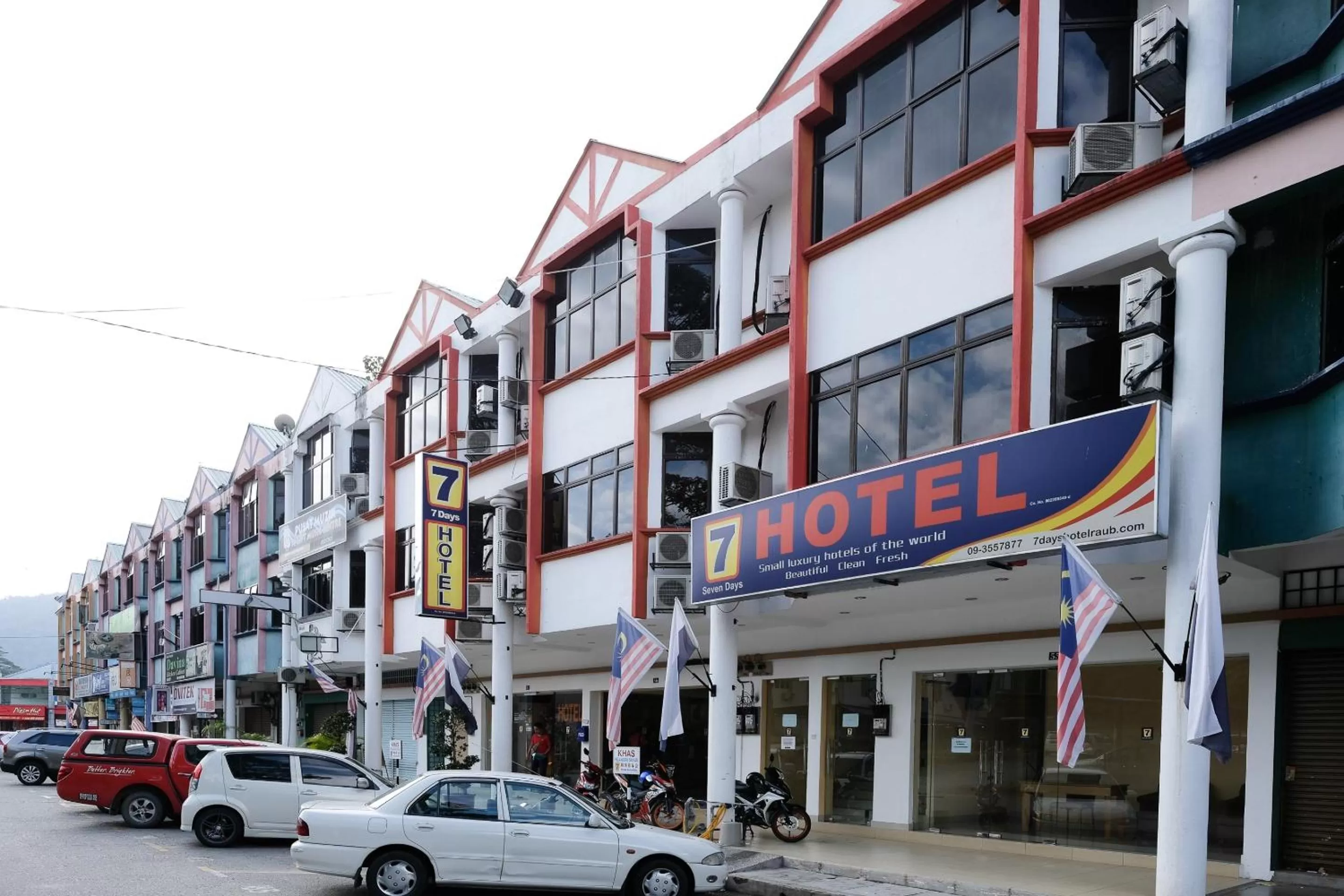 Facade/entrance in Super OYO 635 Seven Days Hotel