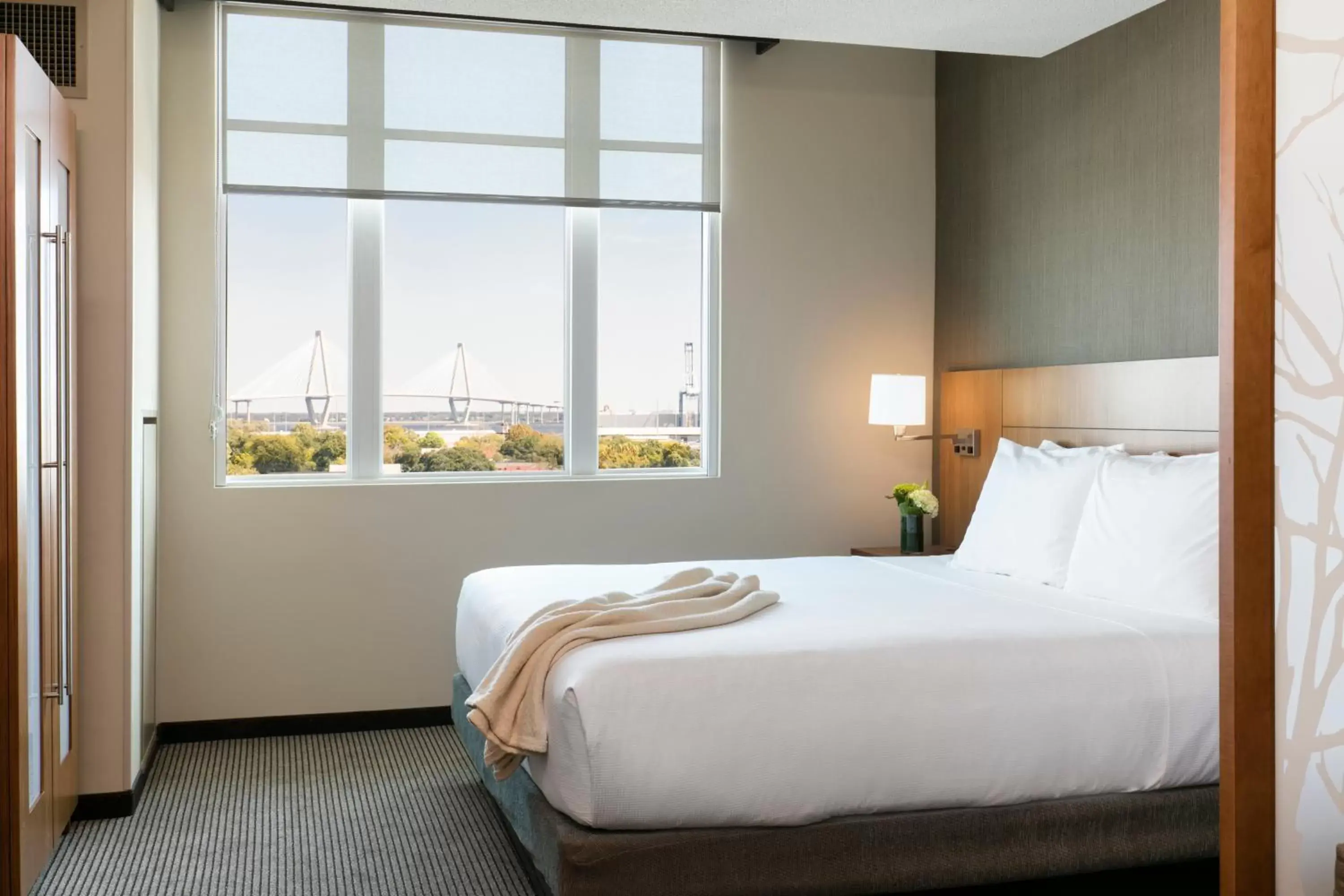 King Room with Sofa Bed and Accessible Tub - Disability Access in Hyatt Place Charleston - Historic District King Room with Sofa Bed and Accessible Tub - Disability Access in Hyatt Place Charleston - Historic District