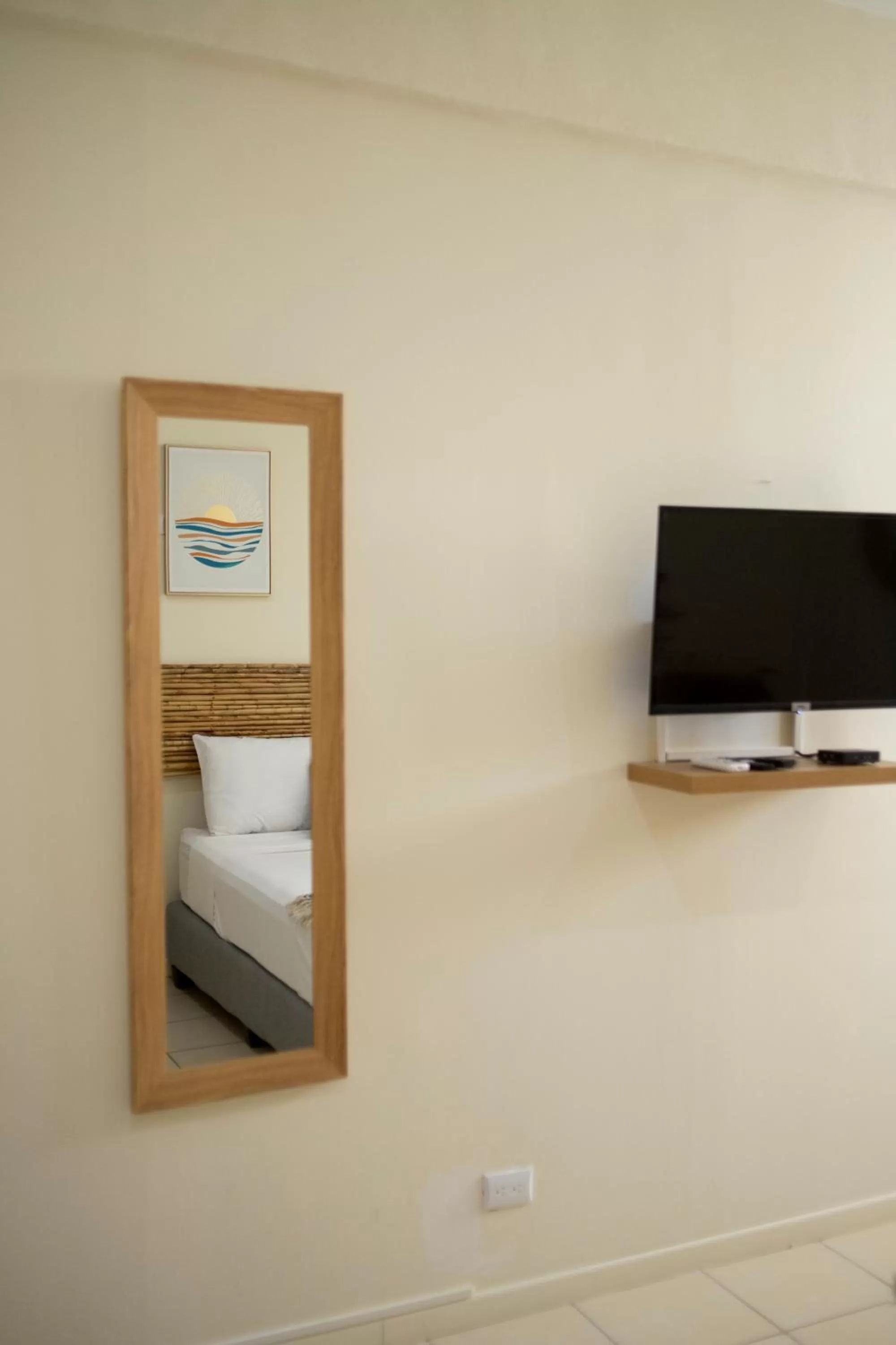 TV and multimedia in Zulu Surf Hotel Tamarindo