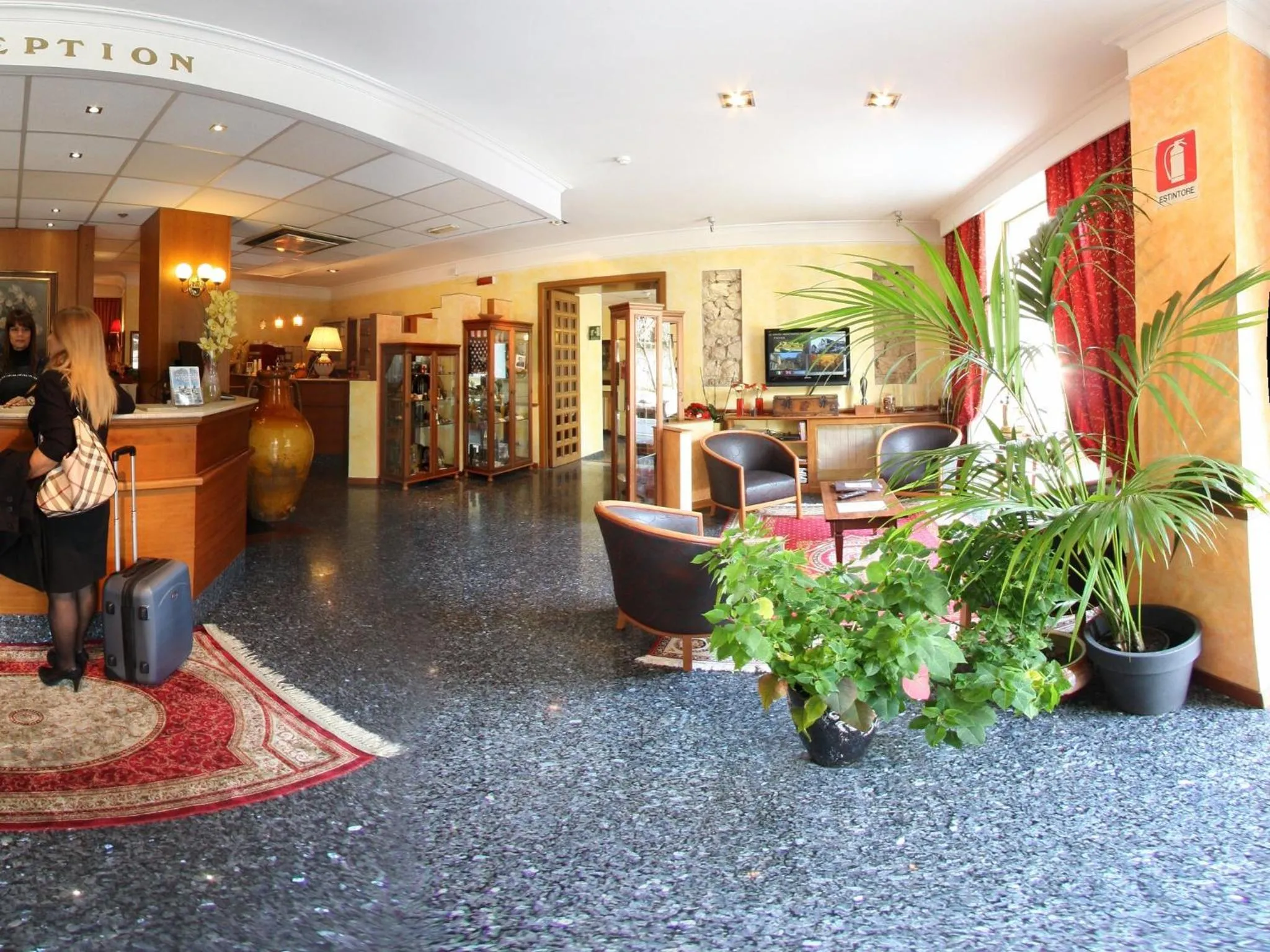 Lobby or reception in Hotel La Pace - Experience