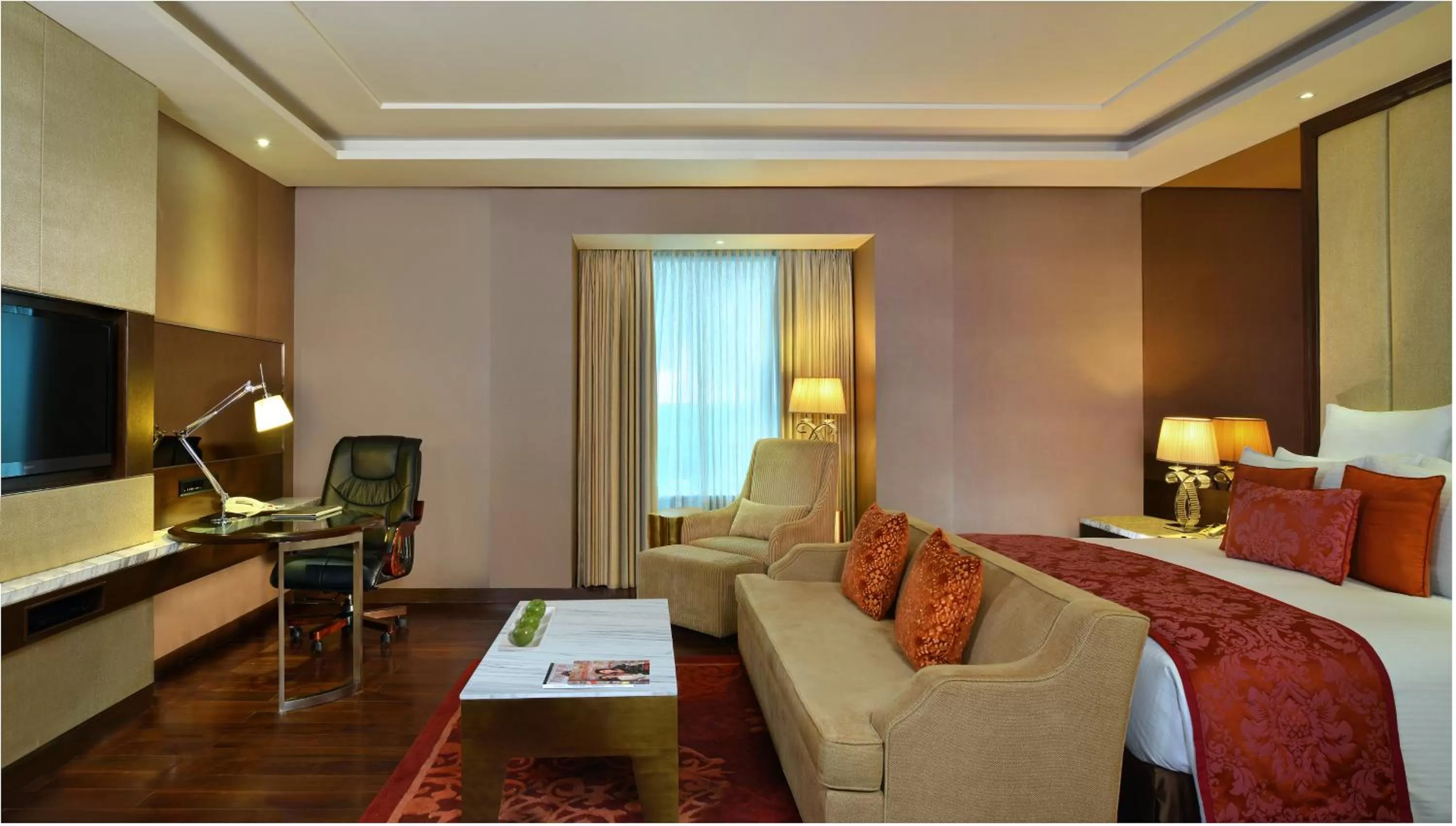Bedroom in Radisson Blu Jaipur