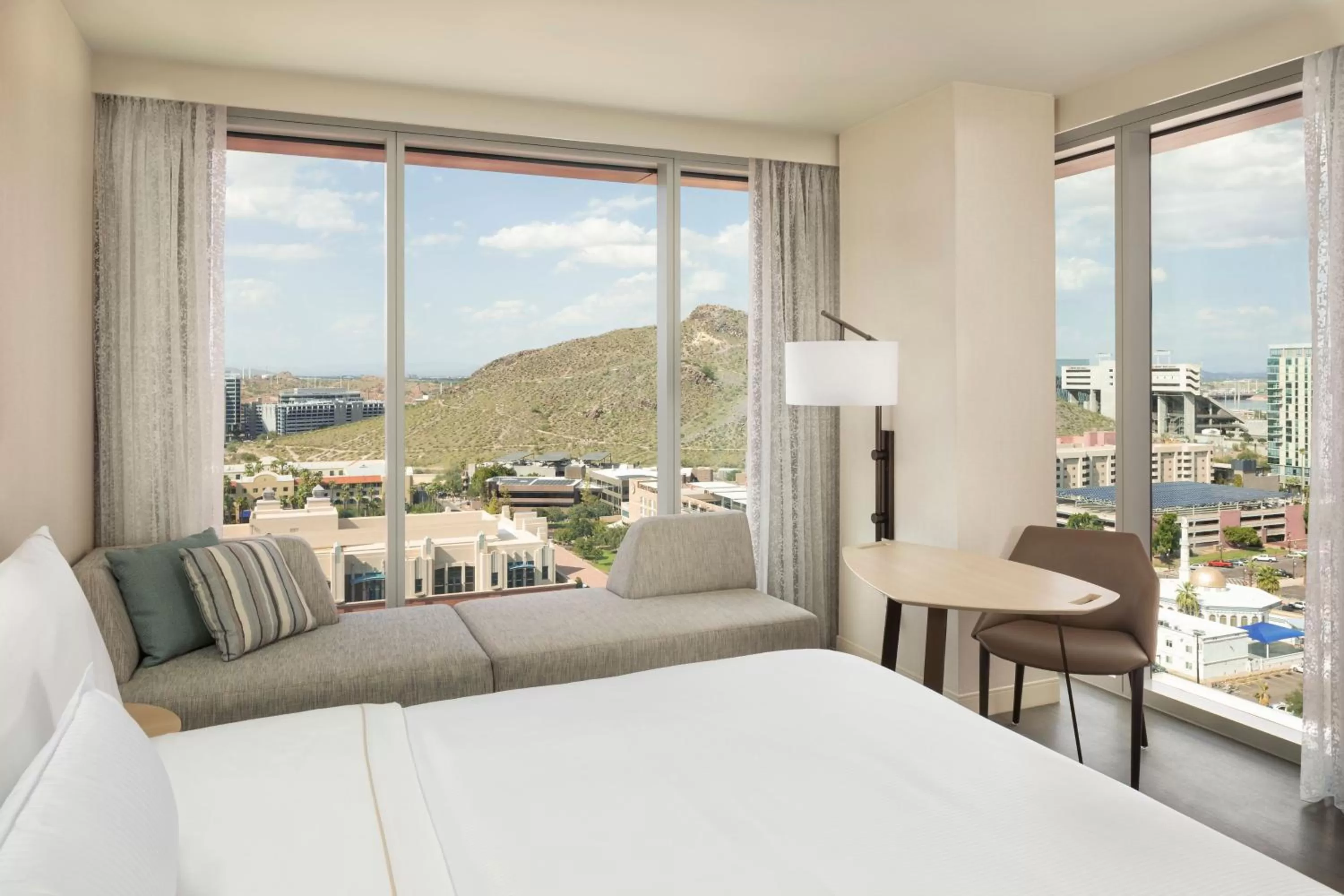 Photo of the whole room, Bed in The Westin Tempe