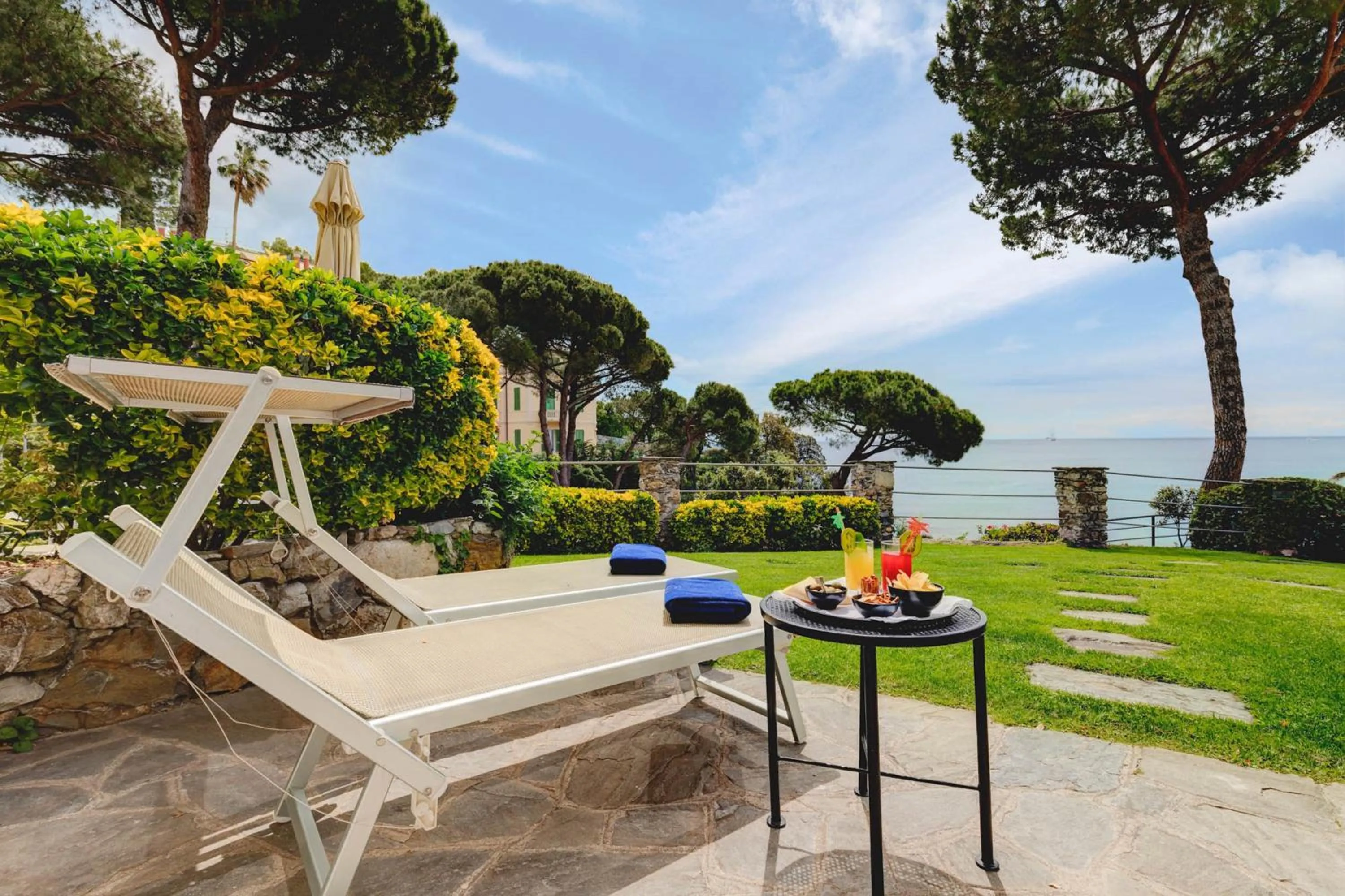 Patio in Hotel Continental