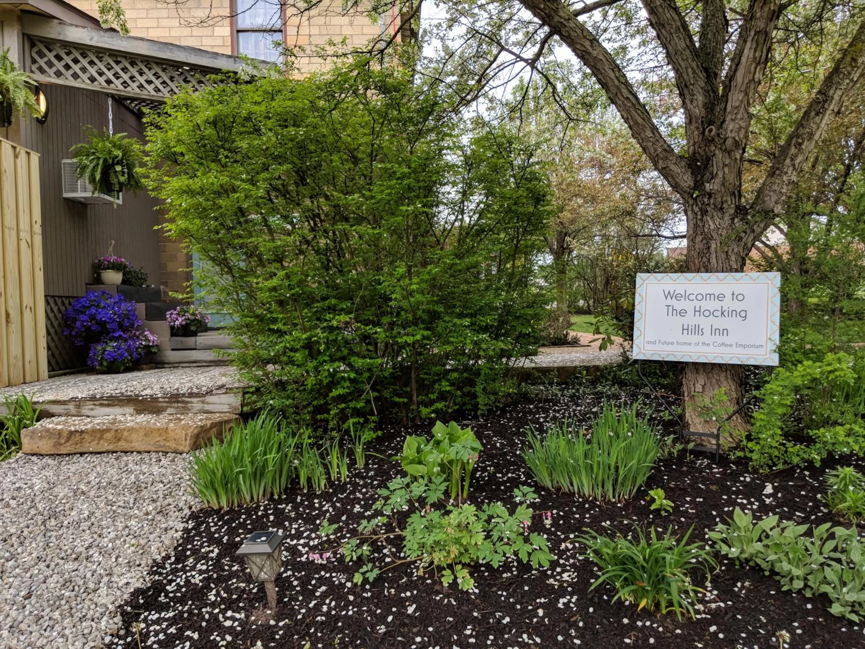 Garden in Hocking Hills Inn