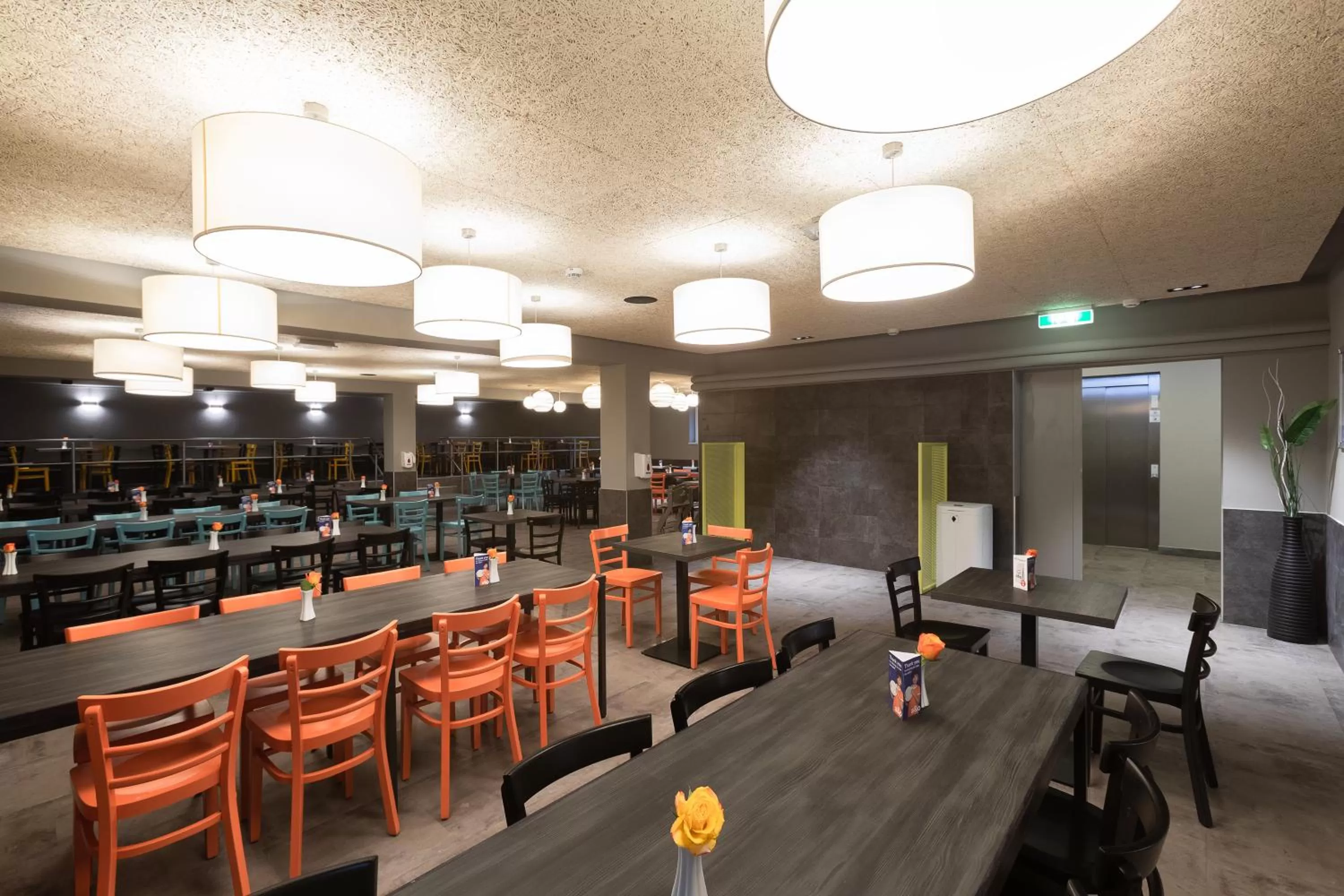 Restaurant/places to eat in a&o Berlin Hauptbahnhof