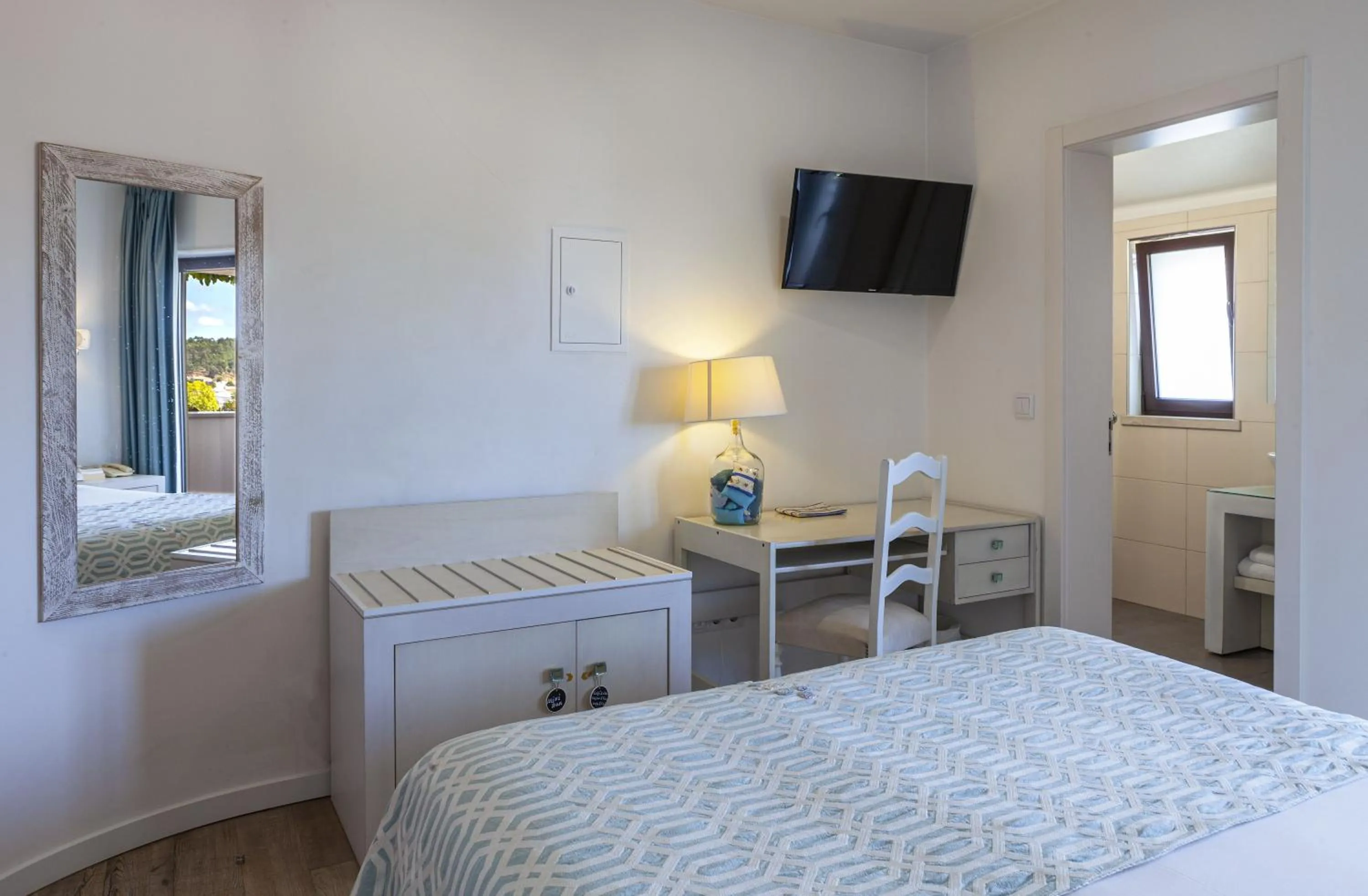 Bedroom, Bed in Boutique Hotel Casa do Outeiro - Arts & Crafts