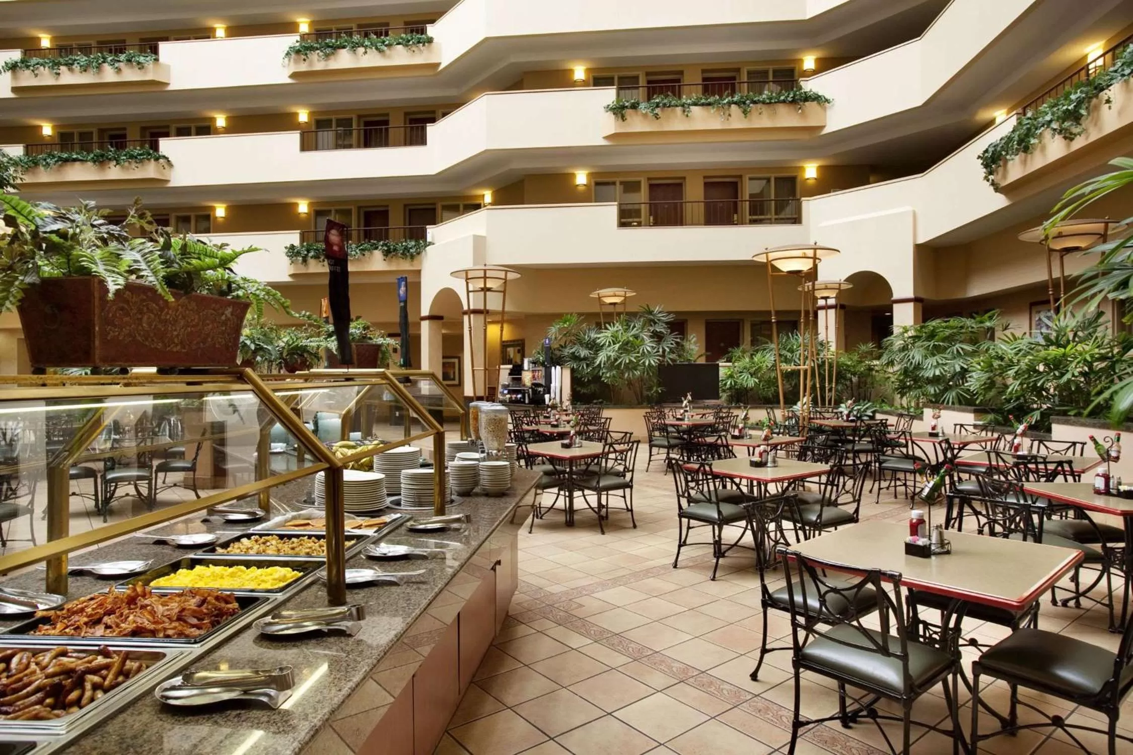 Restaurant/Places to Eat in Embassy Suites by Hilton Columbia Greystone
