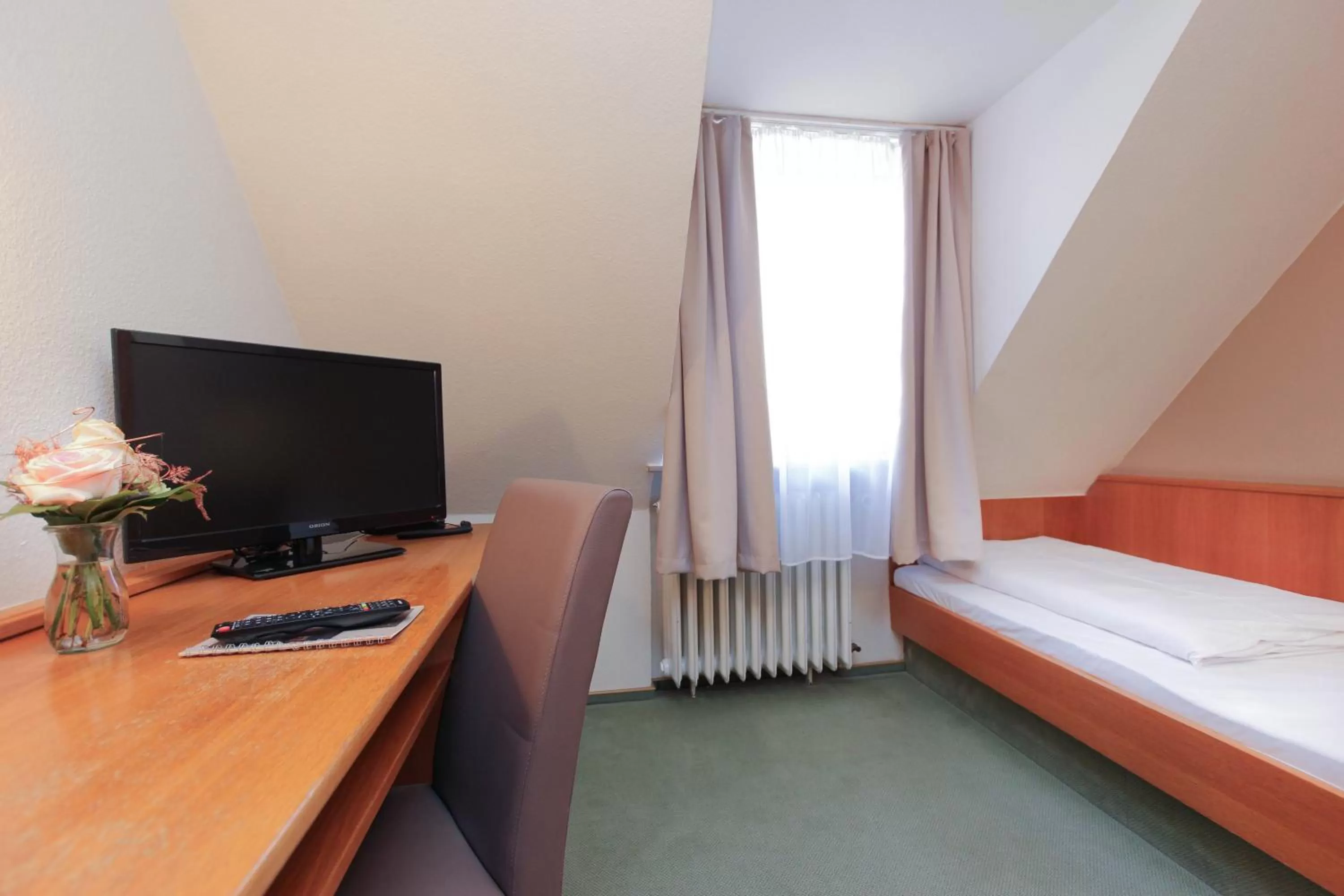 TV and multimedia, Bed in City Hotel Würzburg