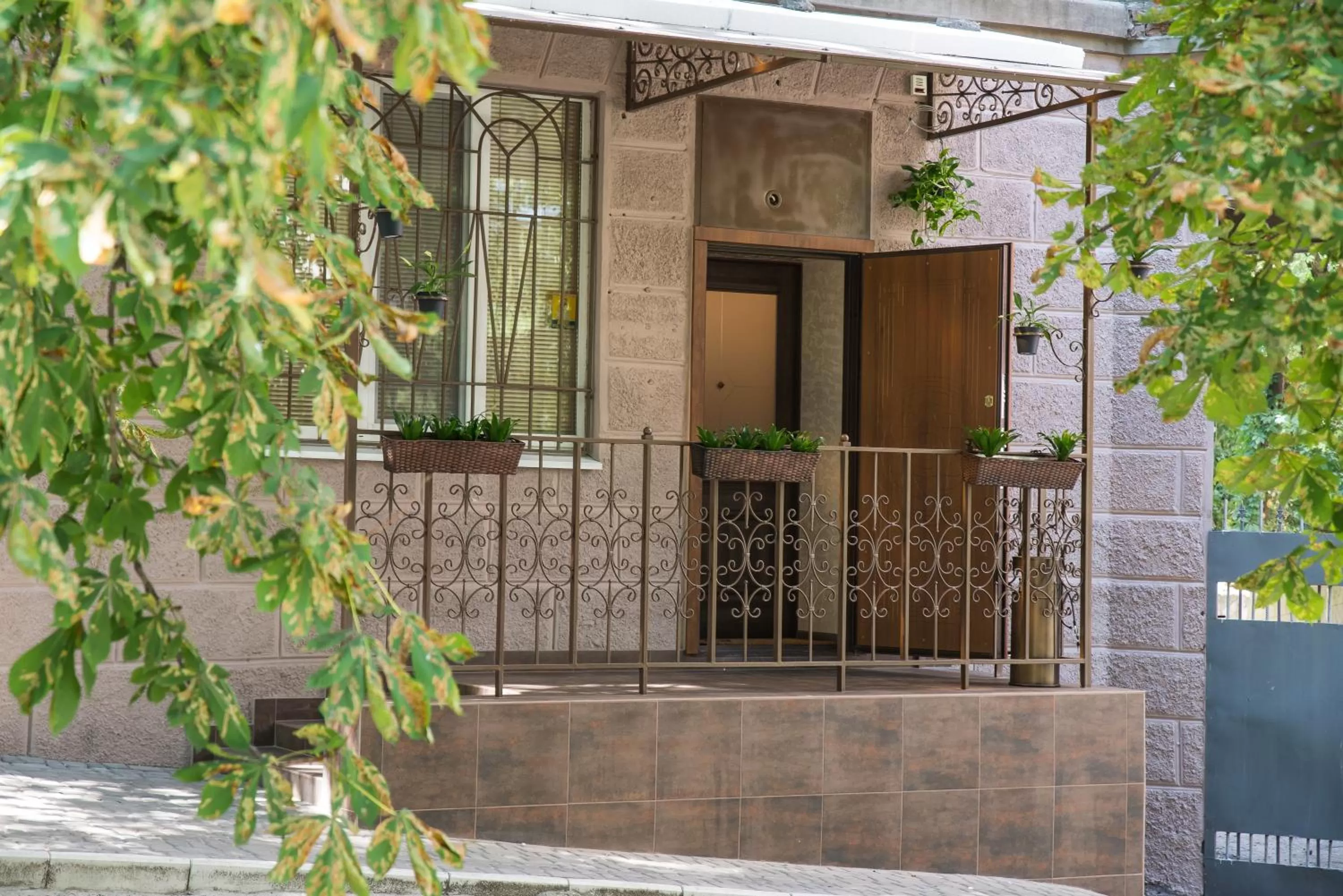 Facade/entrance in L.O.Y Family Hotel