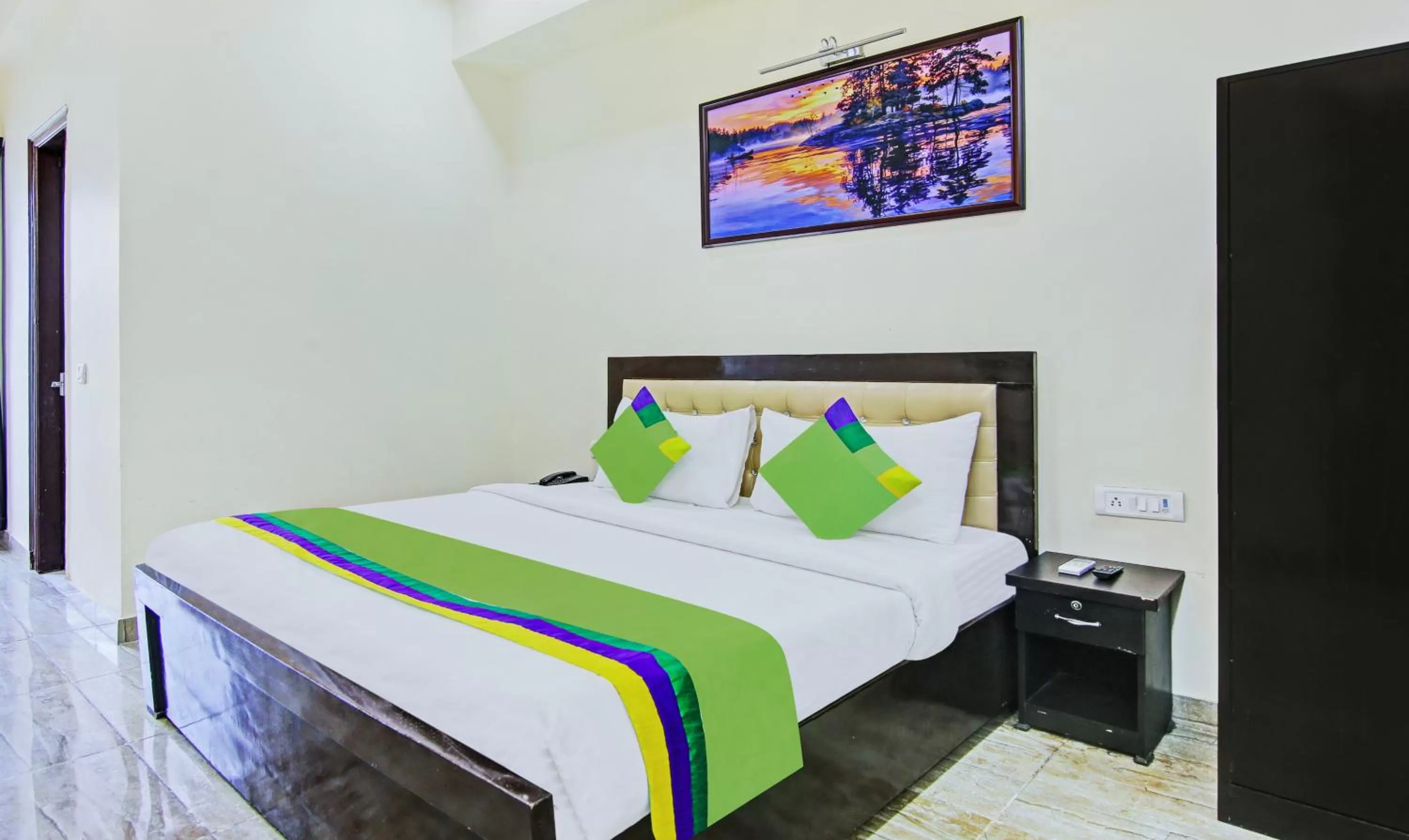 Bed in Treebo Trend Amaya Inn Sector 72