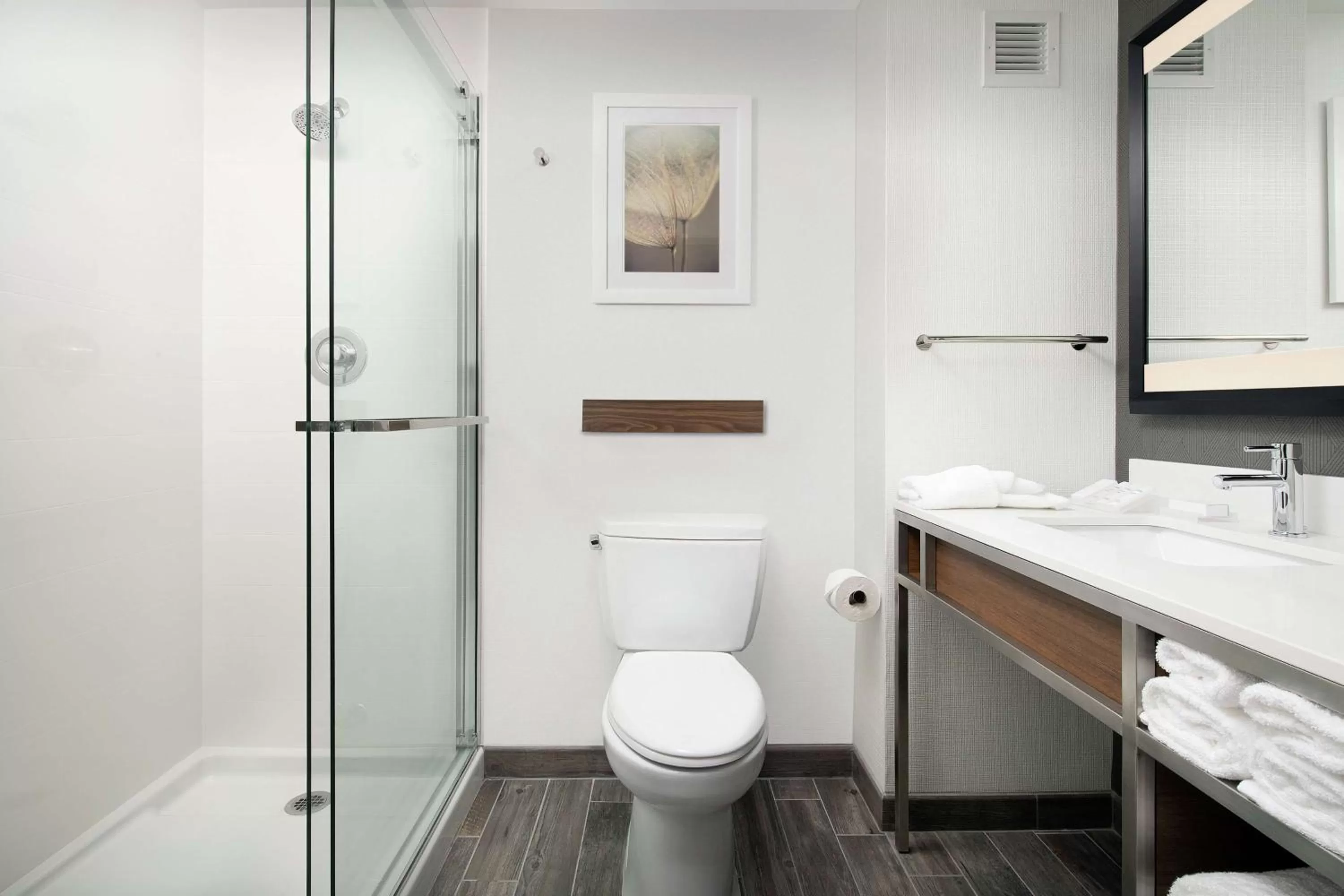 Premium Queen Room with Two Queen Beds in Hilton Garden Inn Westchester Dobbs Ferry