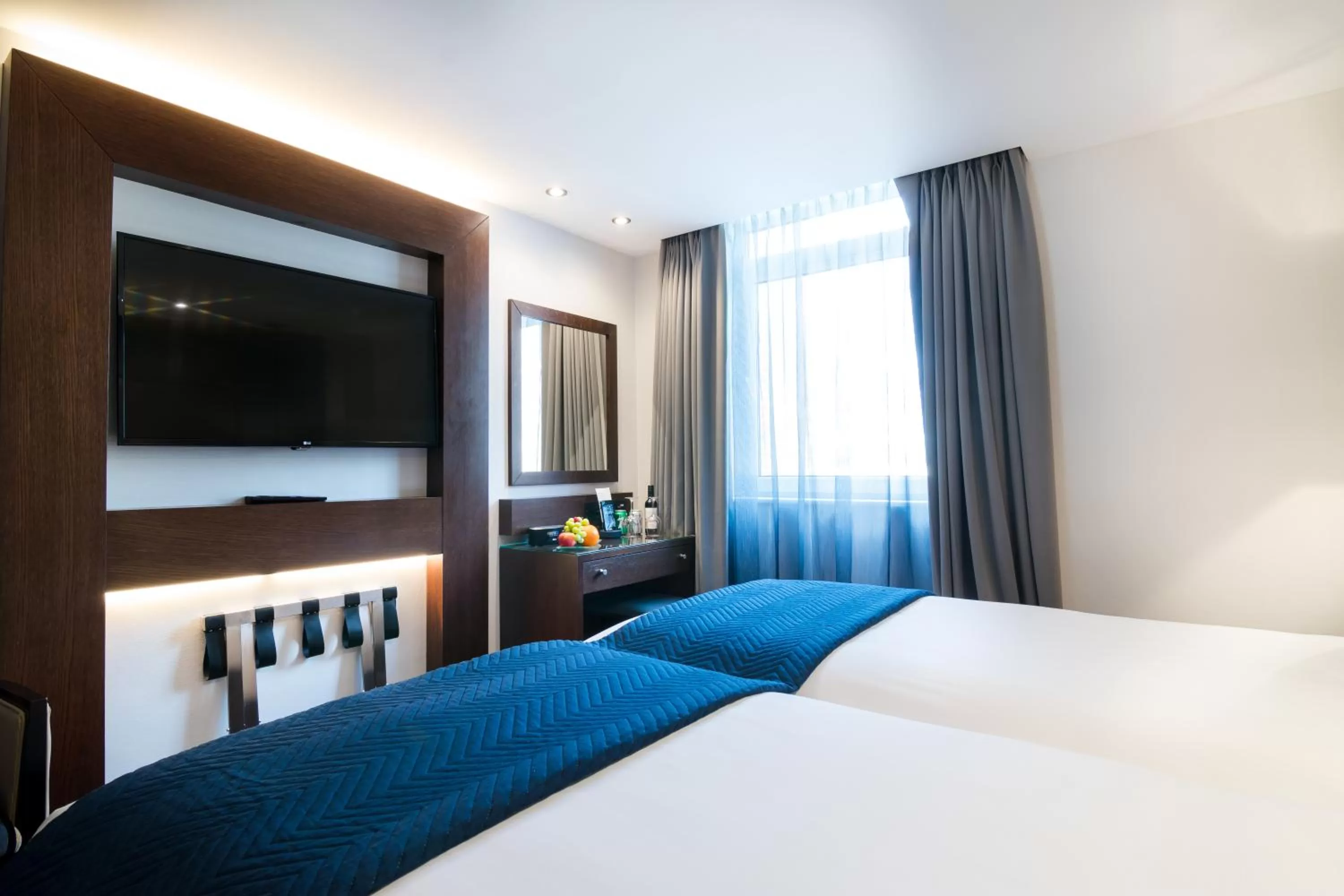 Bed in Montcalm Chilworth Townhouse, Paddington