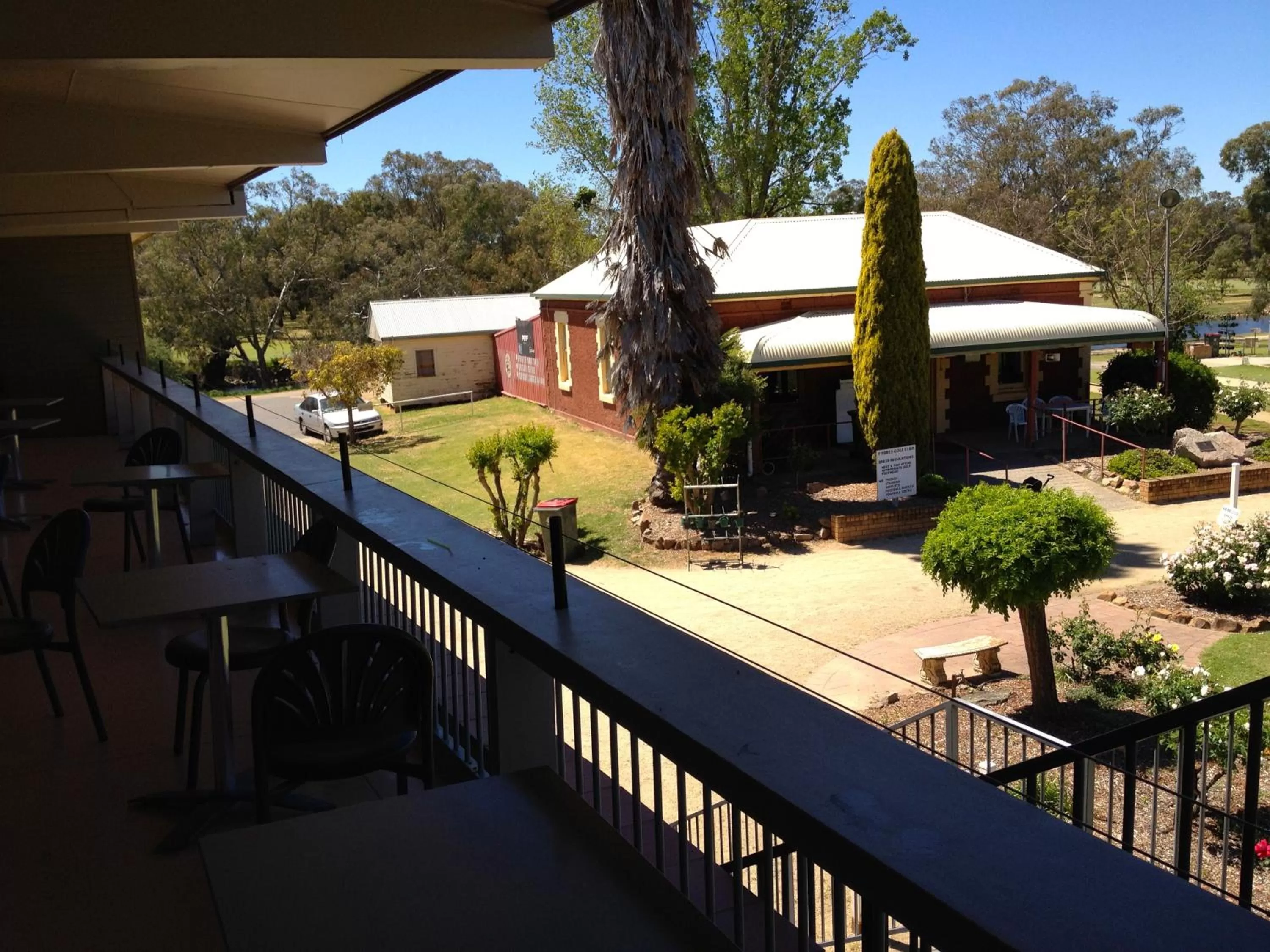 On-site shops in Town & Country Motor Inn