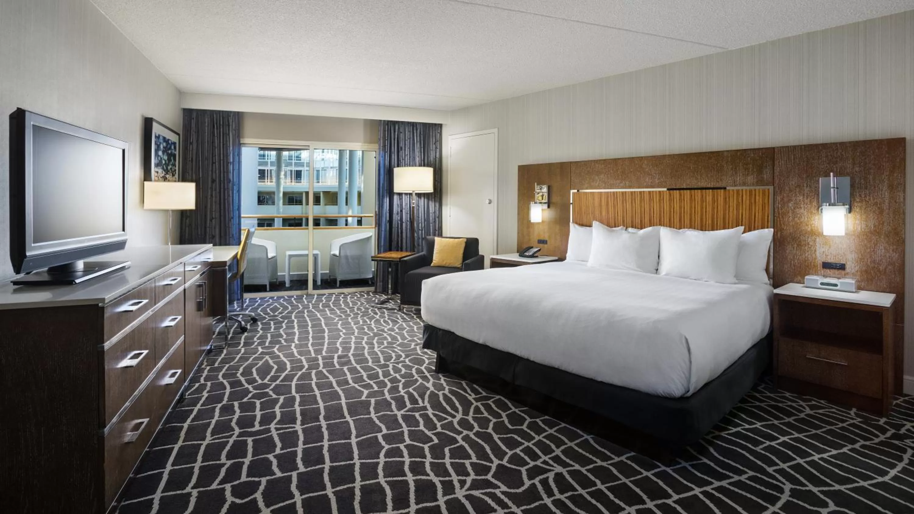 Photo of the whole room, Bed in Hyatt Regency Princeton