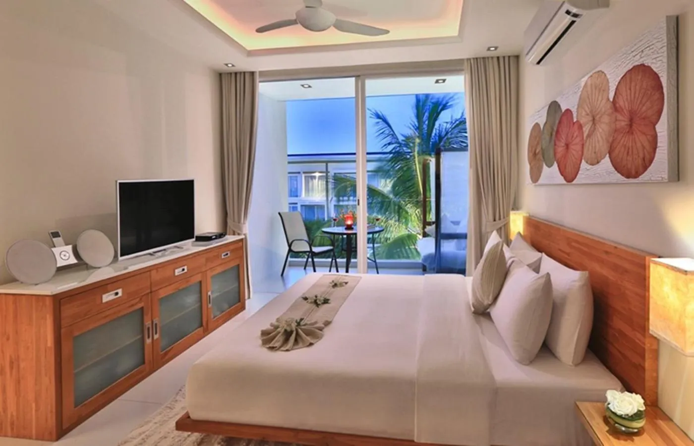 Balcony/Terrace, Bed in Chi Samui Resort