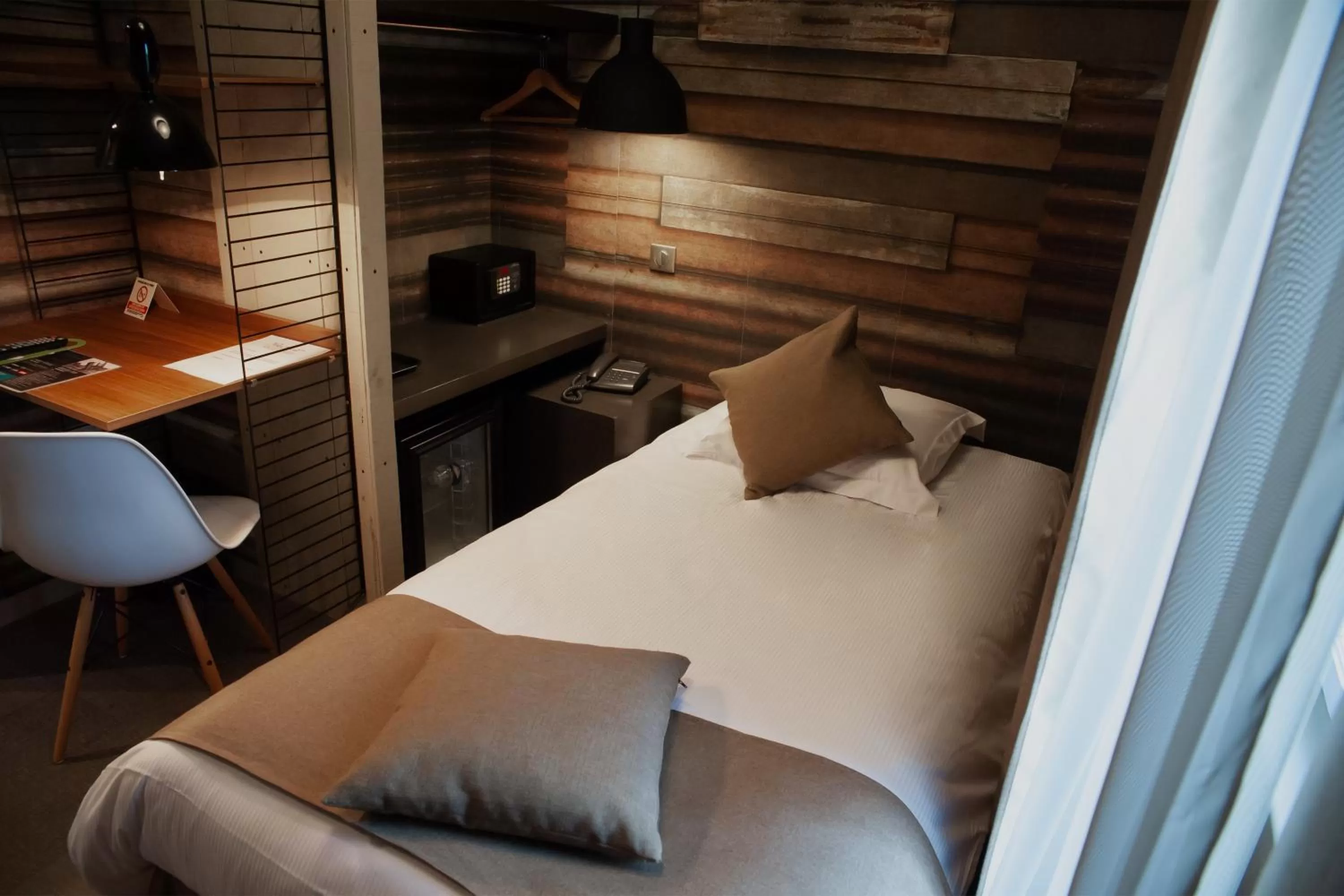 Bedroom, Bed in Nota Bene