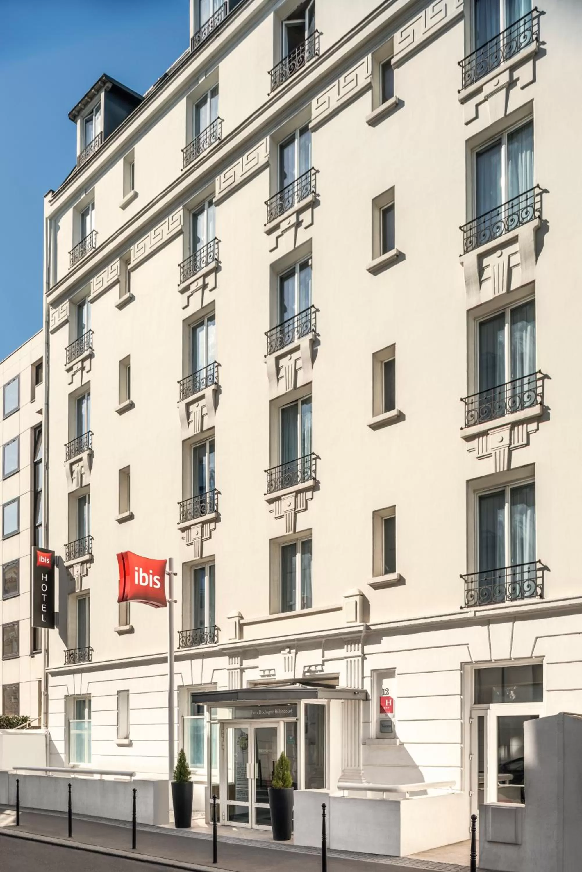 Facade/entrance in ibis Paris Boulogne Billancourt