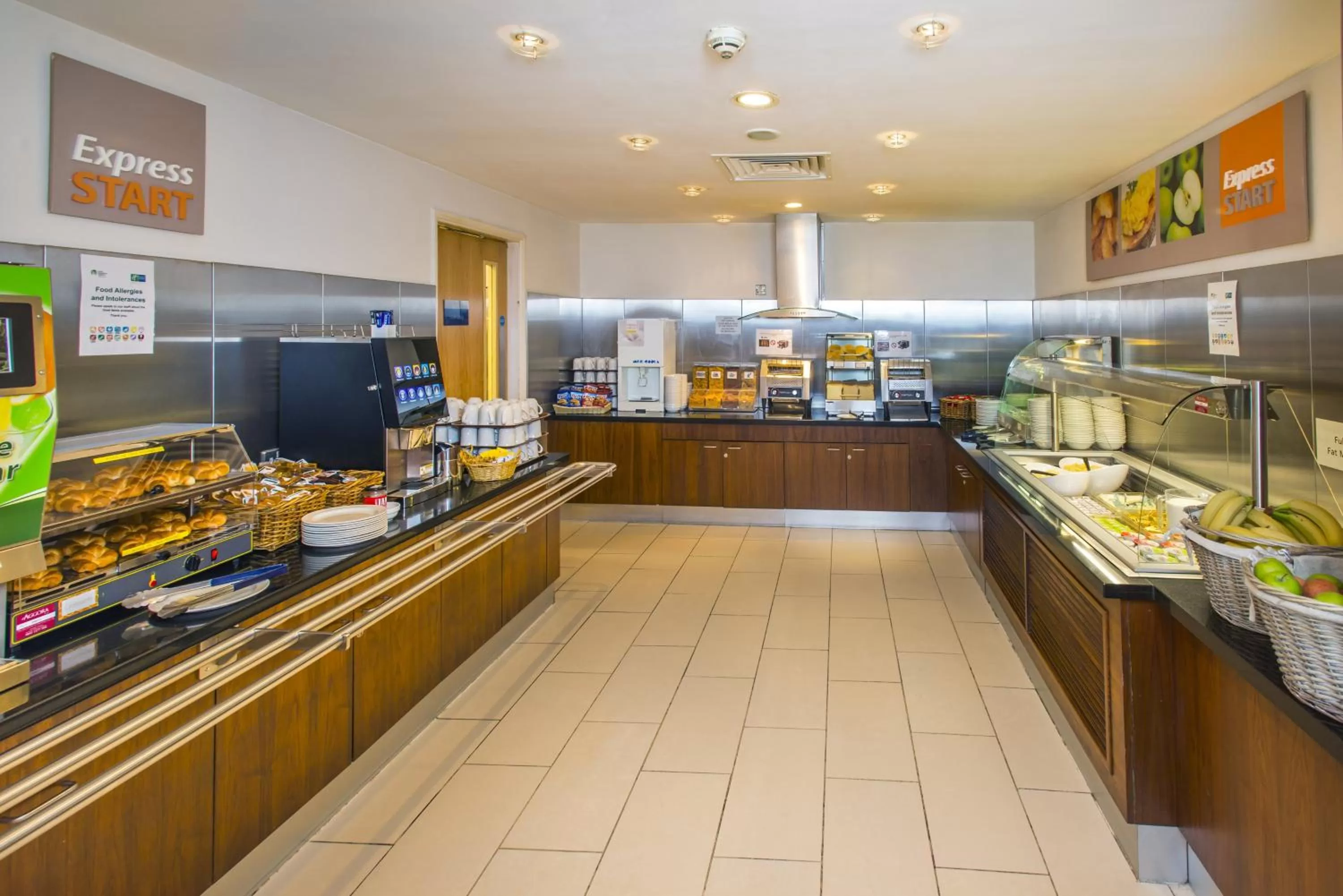 Restaurant/places to eat in Holiday Inn Express Edinburgh – Royal Mile by IHG